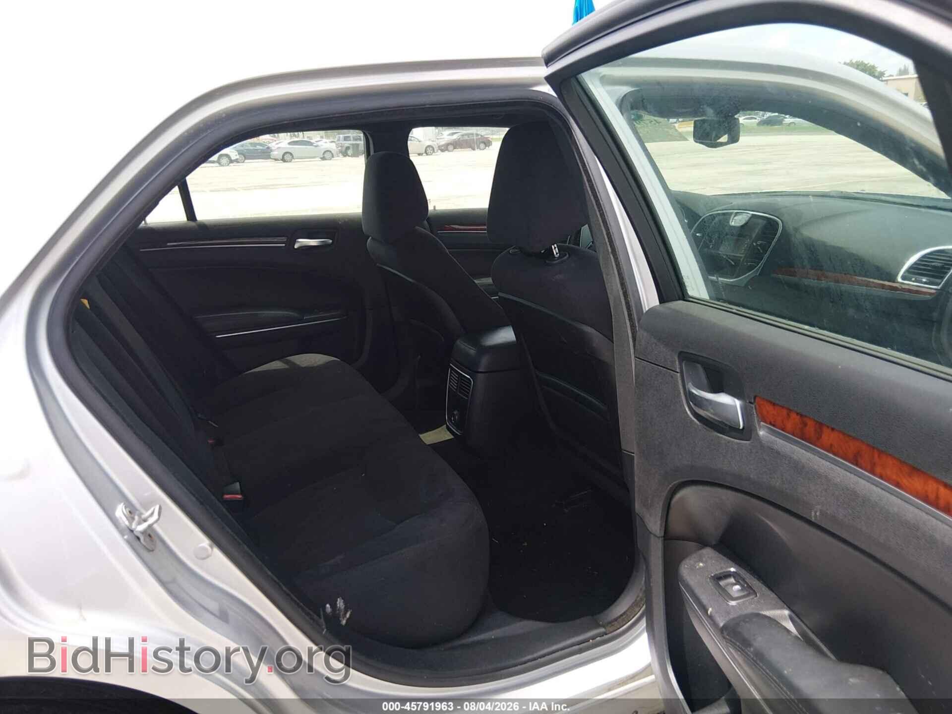 2012 CHRYSLER 300 - VIN: 2C3CCAAG3CH114018 - Photo 8