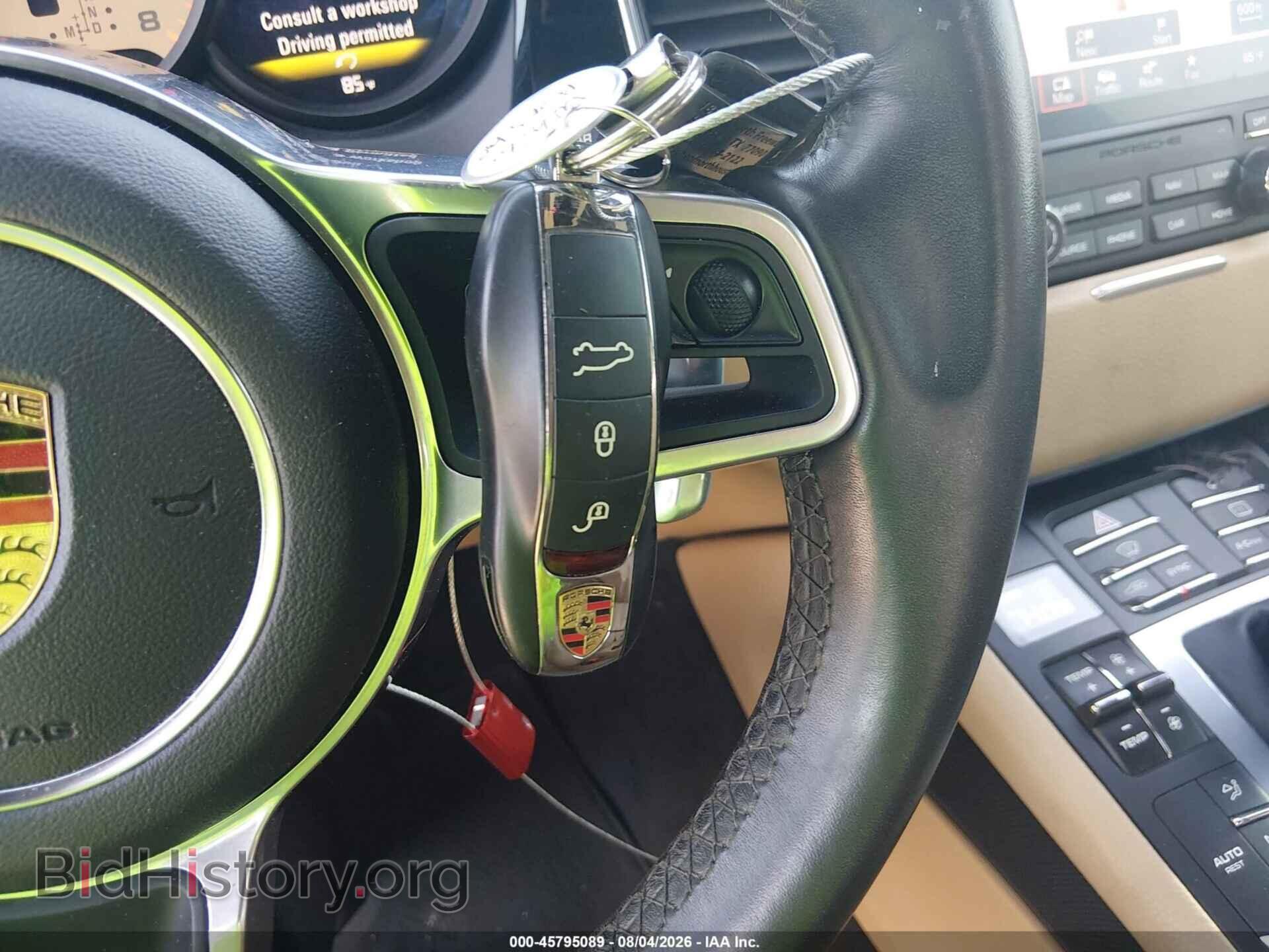 2017 PORSCHE MACAN - VIN: WP1AB2A55HLB18266 - Photo 11