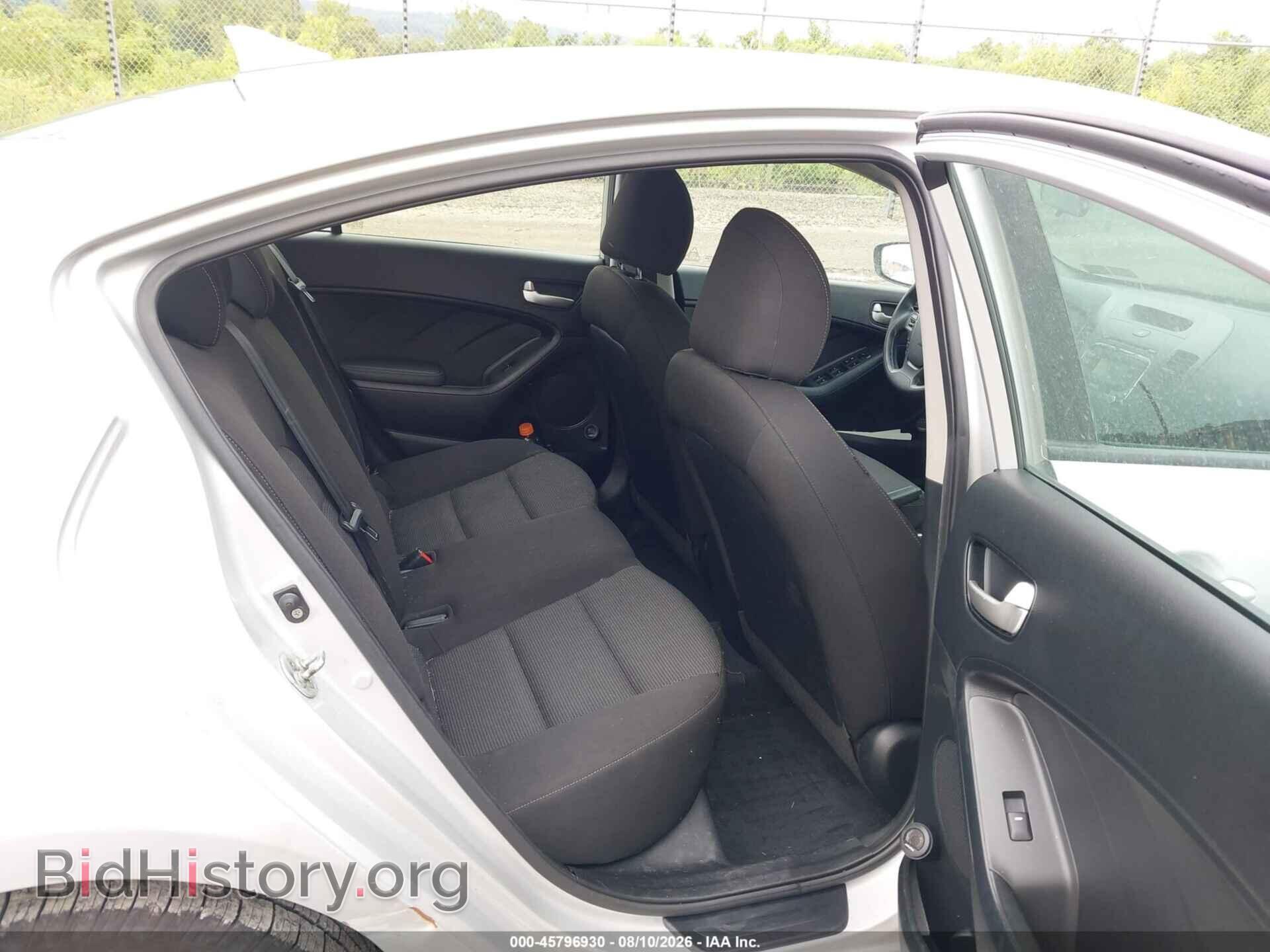 2017 KIA FORTE - VIN: 3KPFK4A75HE083371 - Photo 8