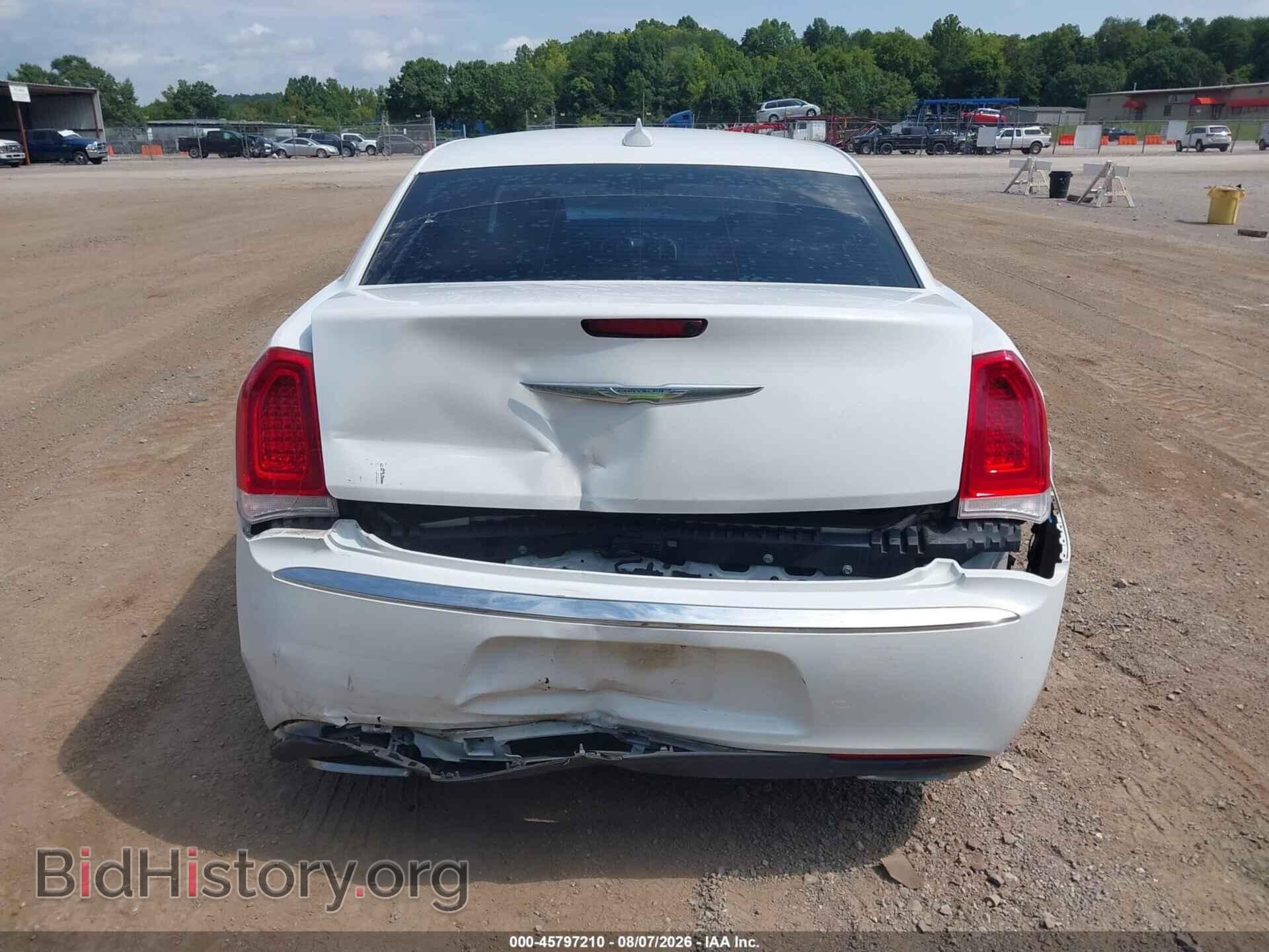 2015 CHRYSLER 300 - VIN: 2C3CCAAG5FH891675 - Photo 16
