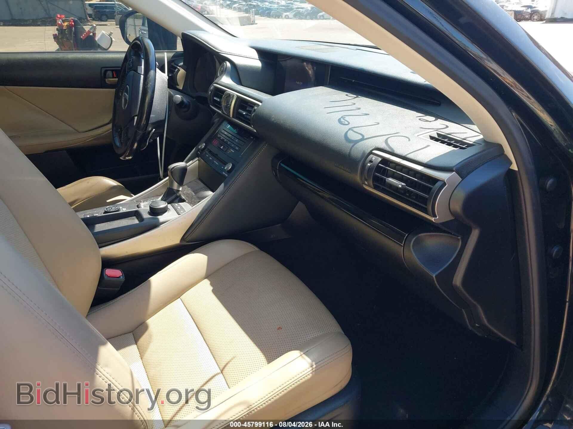 2017 LEXUS IS 200T - VIN: JTHBA1D29H5041926 - Фото 5