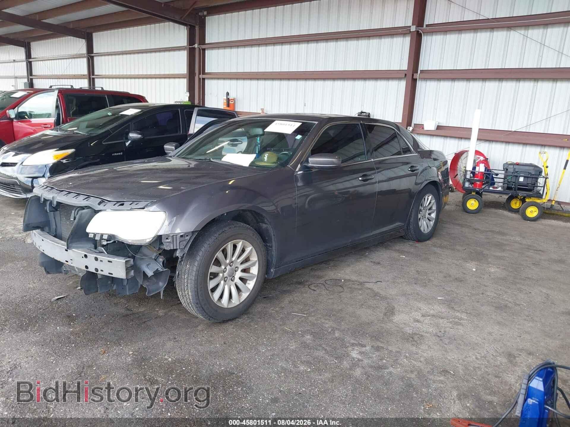 2013 CHRYSLER 300 - VIN: 2C3CCAAG5DH577781 - Фото 2