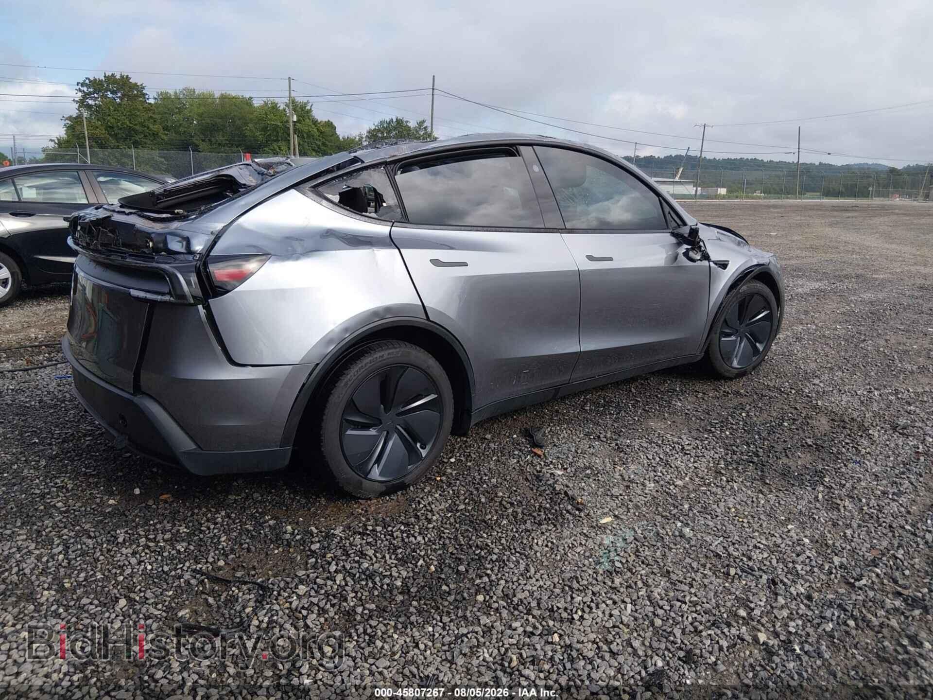 2026 TESLA MODEL Y - VIN: 7SAYGDEDXTA467546 - Photo 4