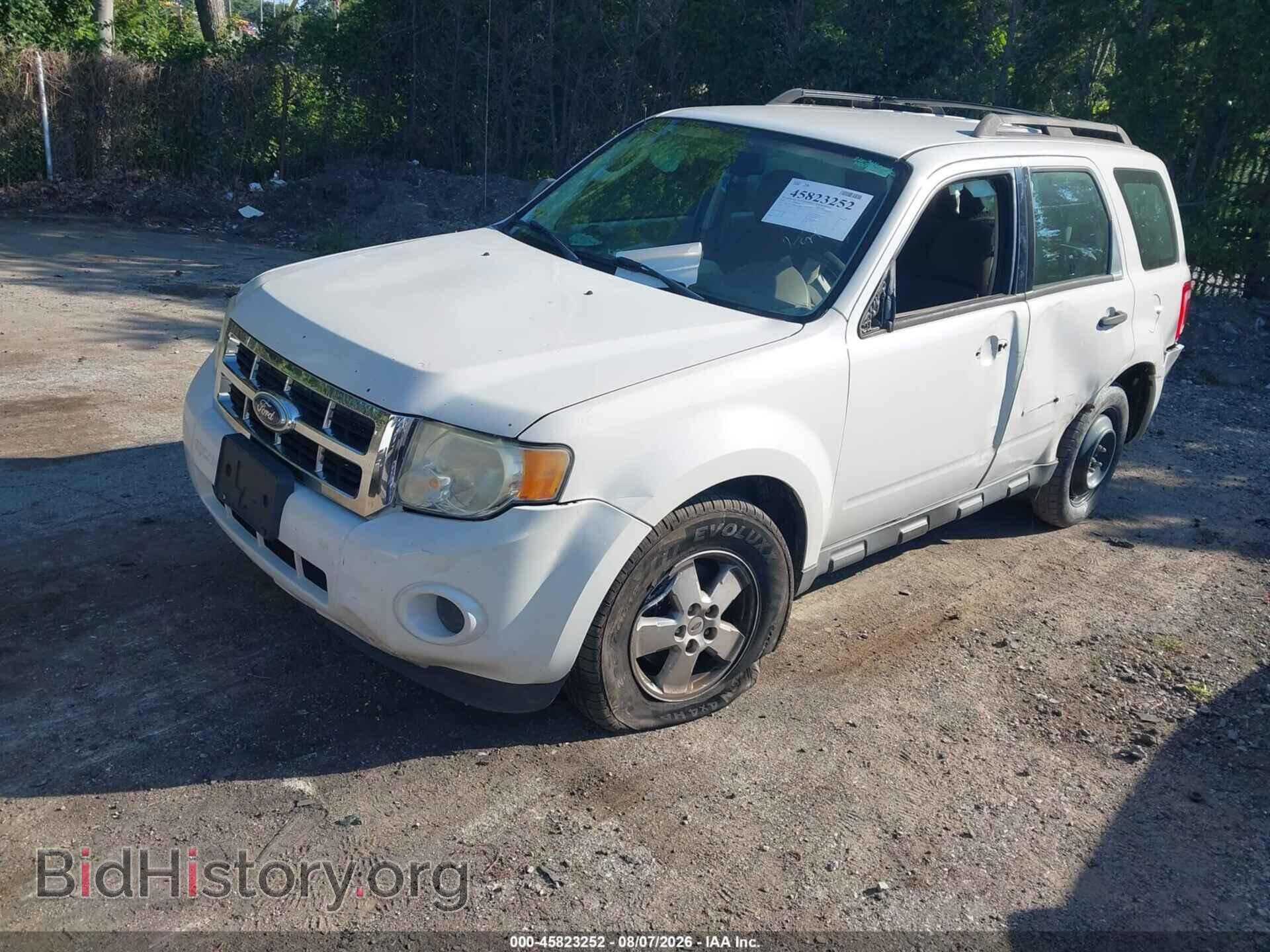 2011 FORD ESCAPE - VIN: 1FMCU0C72BKA42148 - Фото 2