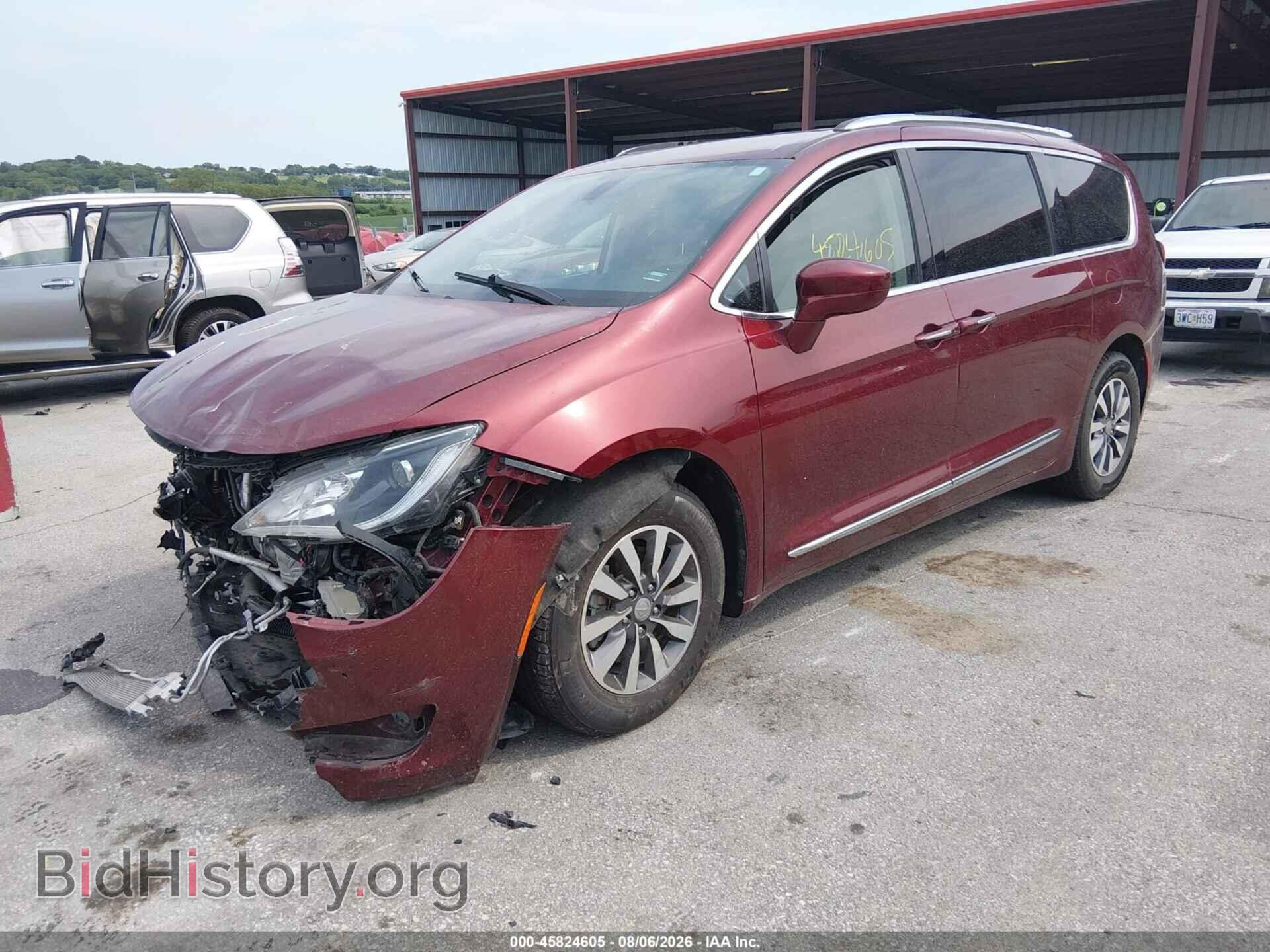 2020 CHRYSLER PACIFICA - VIN: 2C4RC1EG3LR133002 - Photo 2