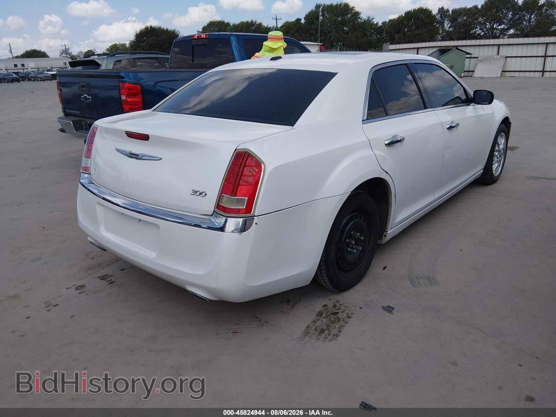 2012 CHRYSLER 300 - VIN: 2C3CCACG4CH138342 - Photo 4