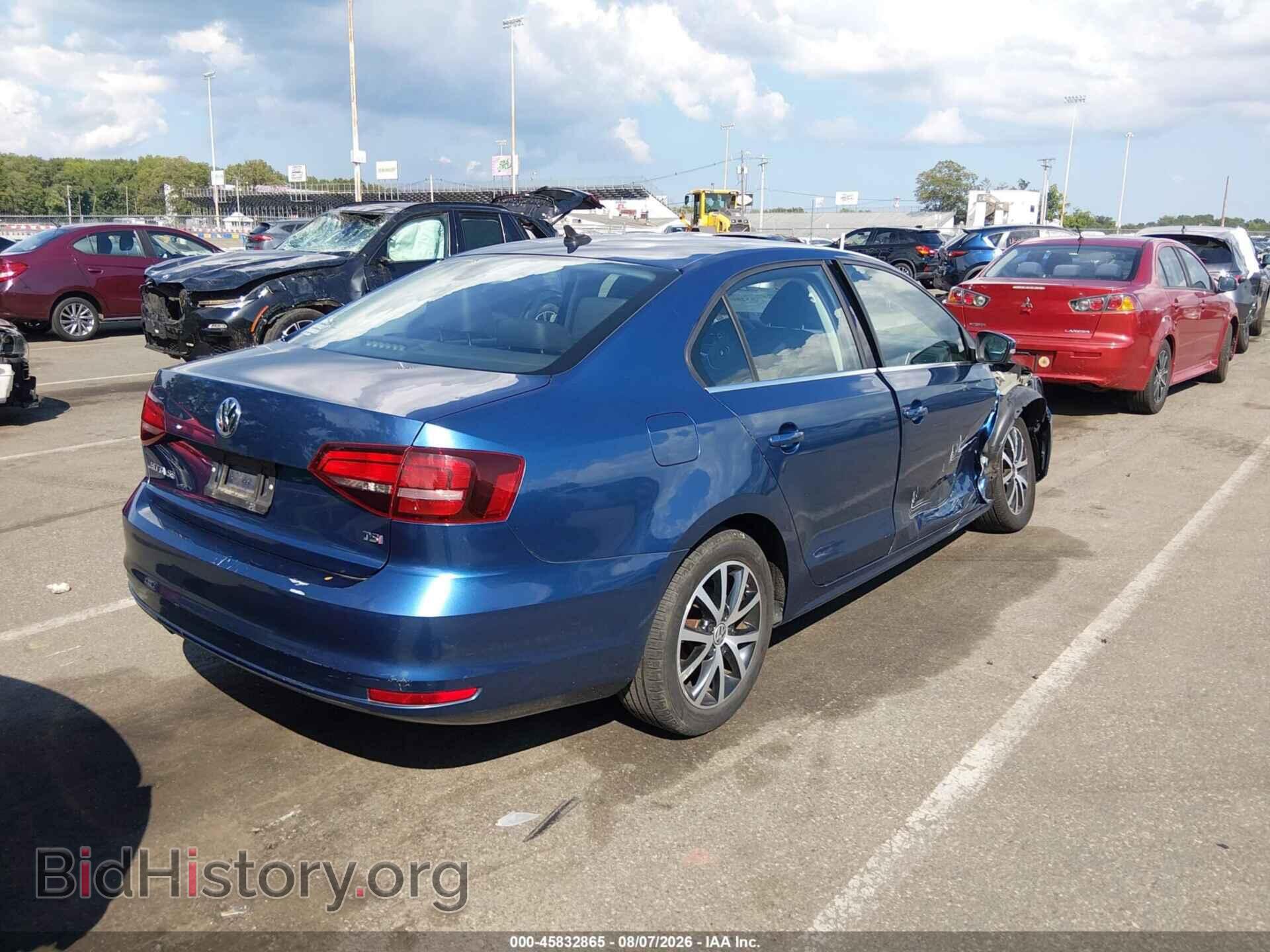 2017 VOLKSWAGEN JETTA - VIN: 3VWDB7AJXHM342301 - Фото 4