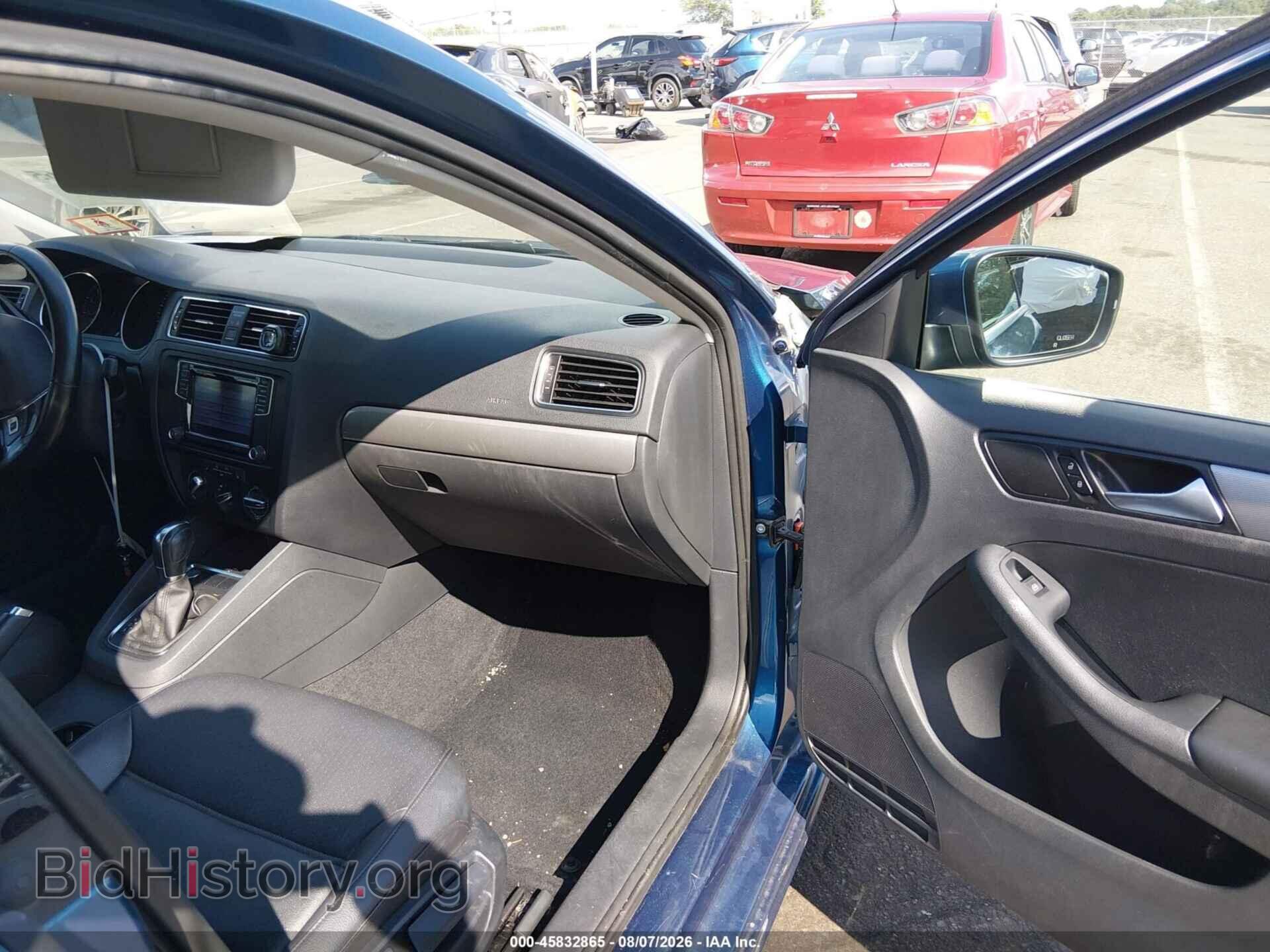 2017 VOLKSWAGEN JETTA - VIN: 3VWDB7AJXHM342301 - Фото 5