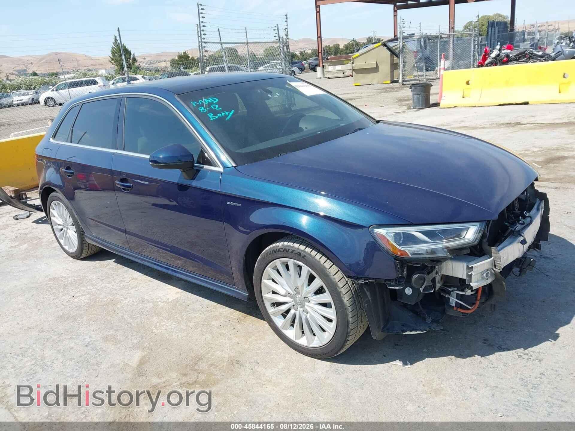 Фотография WAUTPBFF0JA078450 - AUDI A3 E-TRON 2018