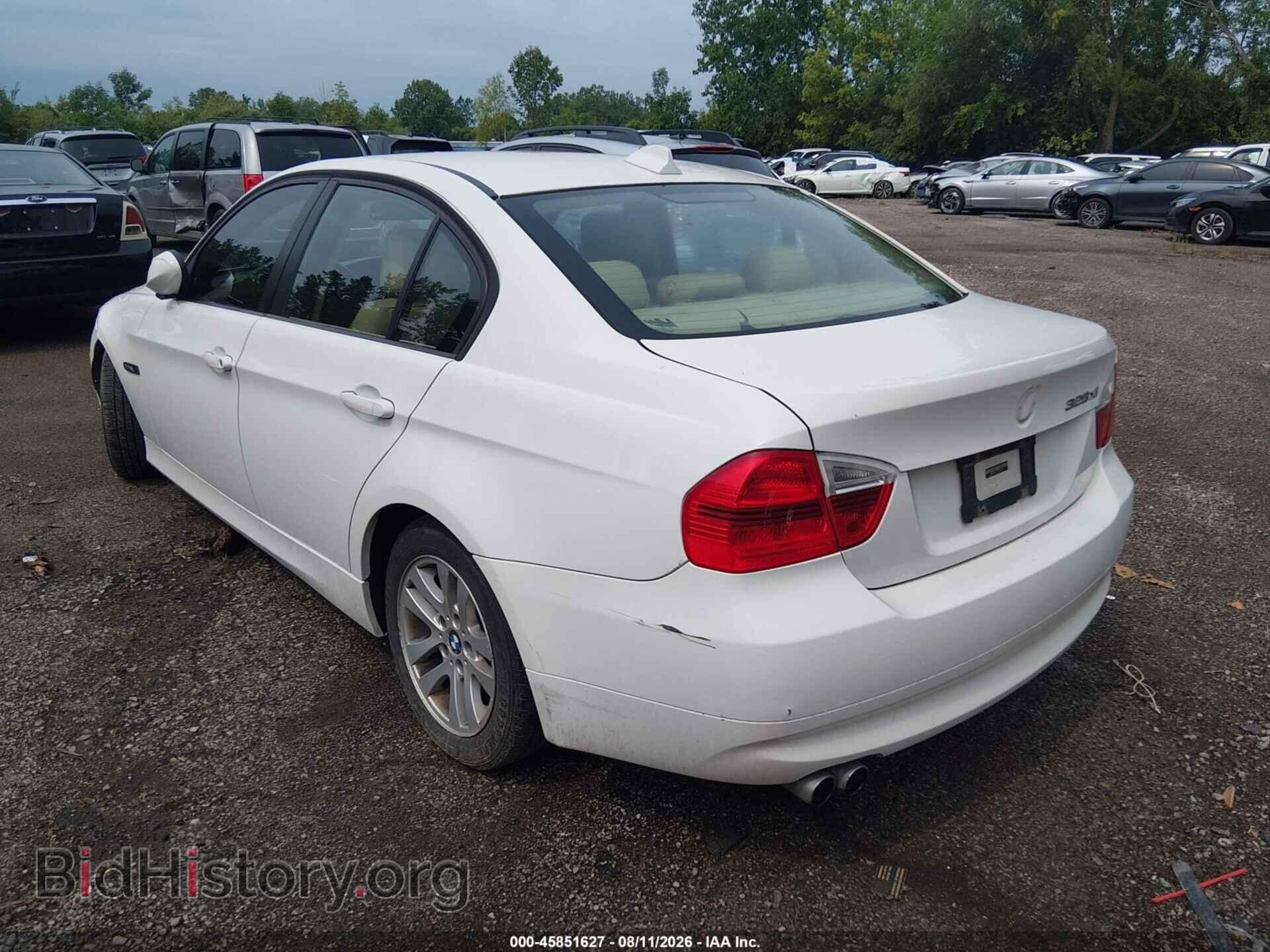 2007 BMW 328XI - VIN: WBAVC93517KX60698 - Фото 3