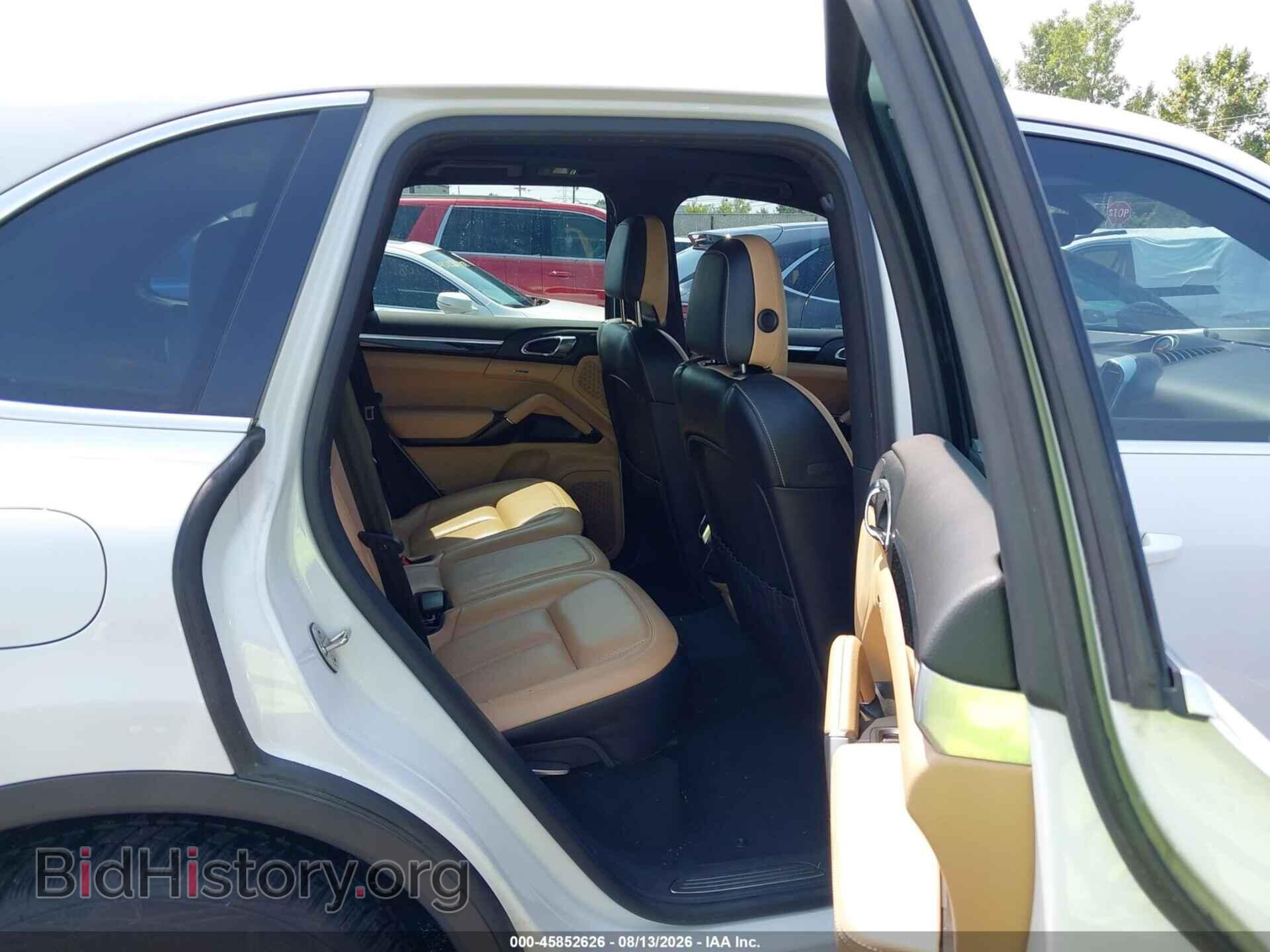 2015 PORSCHE CAYENNE - VIN: WP1AF2A28FLA33302 - Photo 8