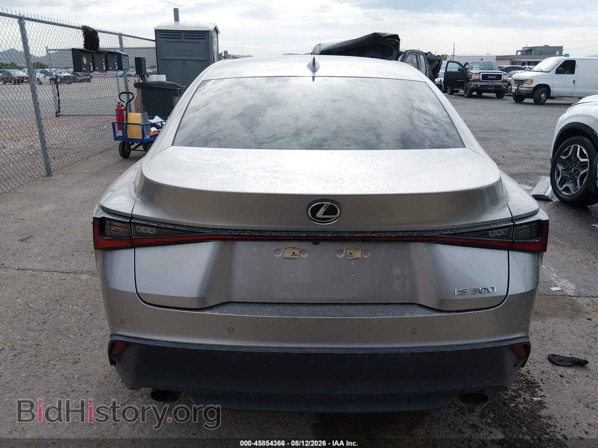 2021 LEXUS IS 300 - VIN: JTHCA1D29M5113271 - Photo 16