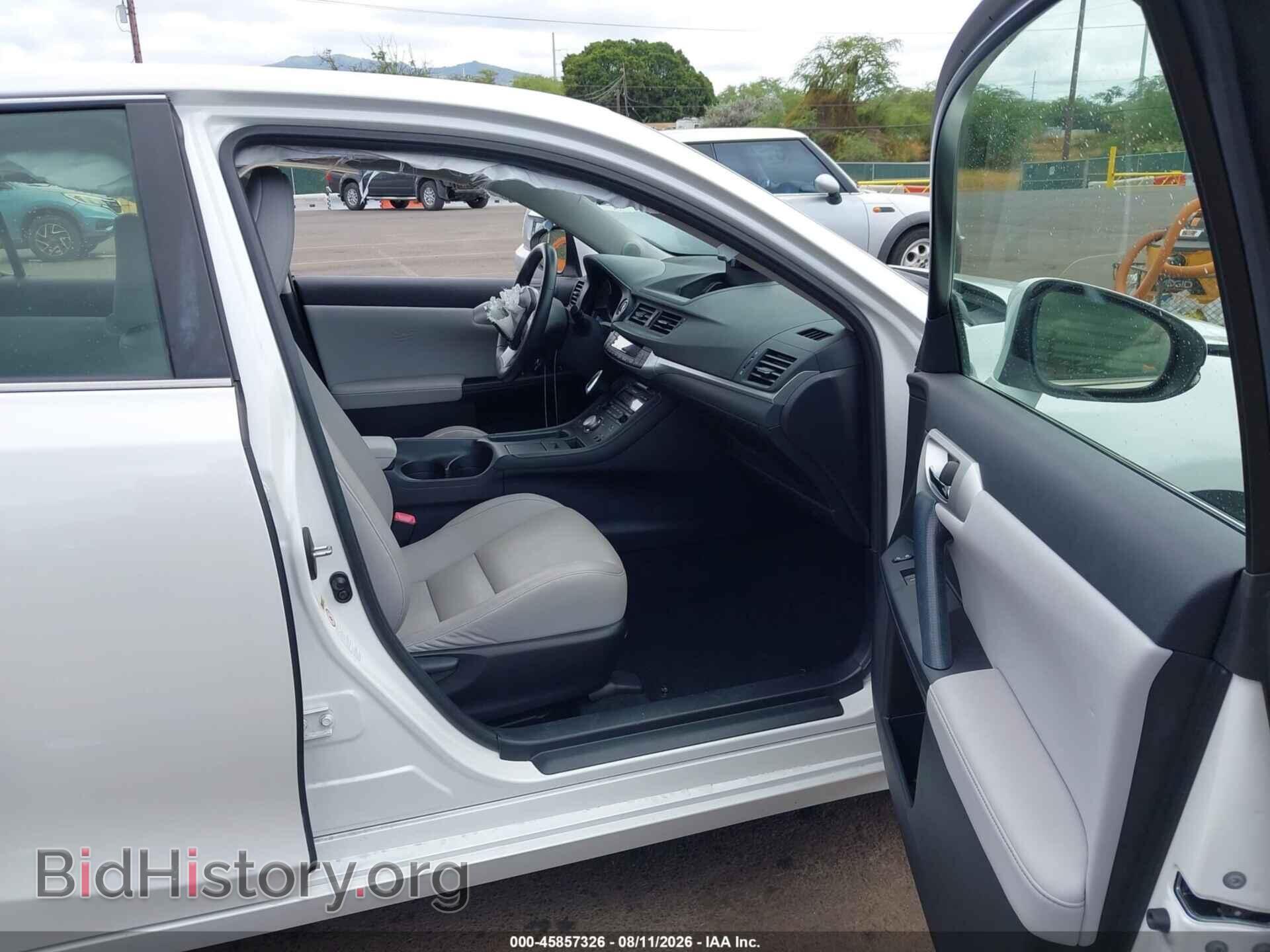 2012 LEXUS CT 200H - VIN: JTHKD5BH0C2083000 - Photo 5
