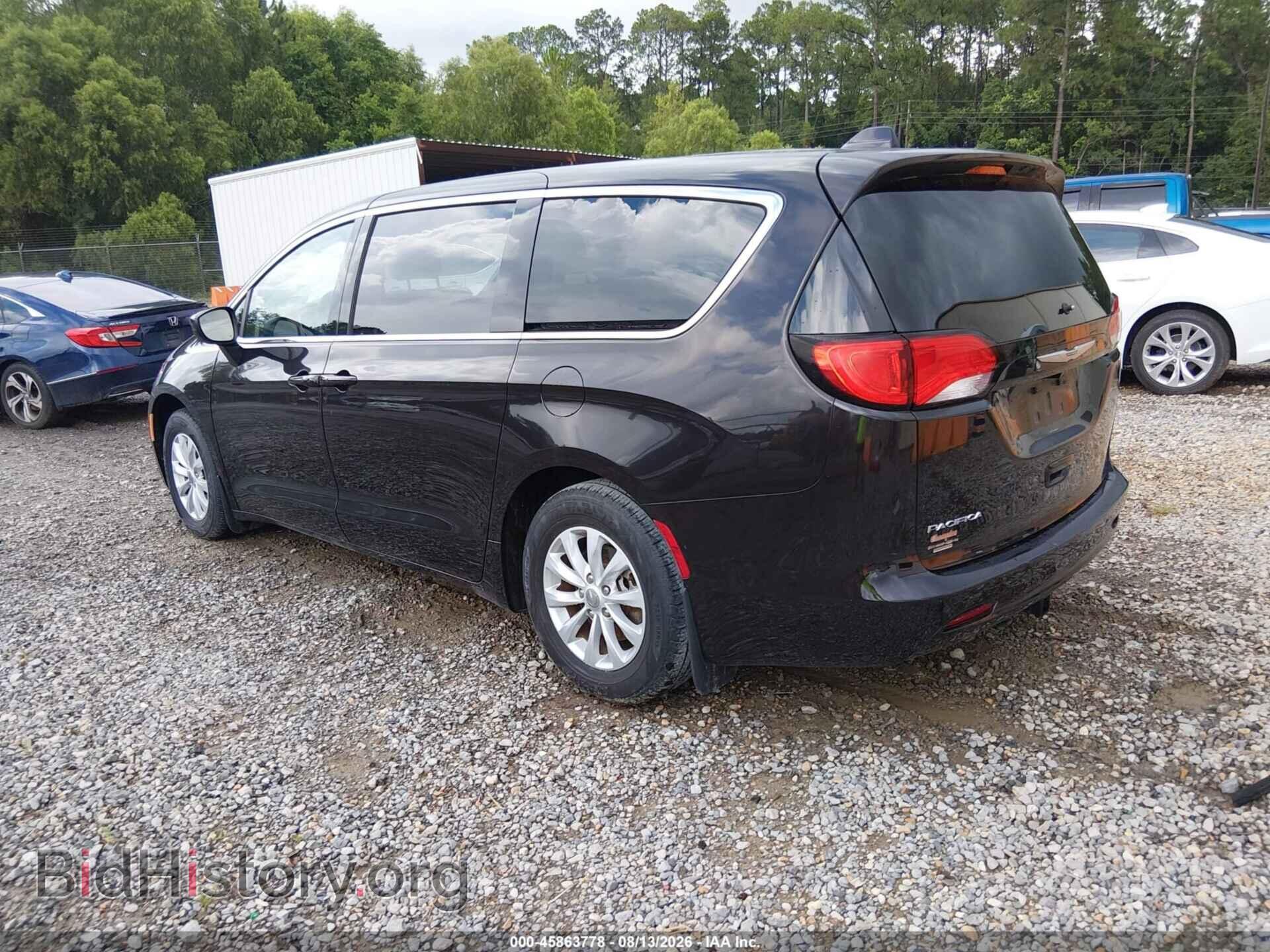 2017 CHRYSLER PACIFICA - VIN: 2C4RC1DG2HR588867 - Фото 3