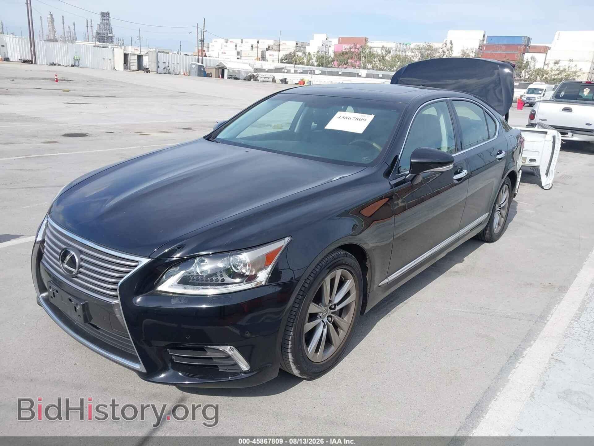 2016 LEXUS LS 460 - VIN: JTHBL5EF6G5139099 - Photo 2