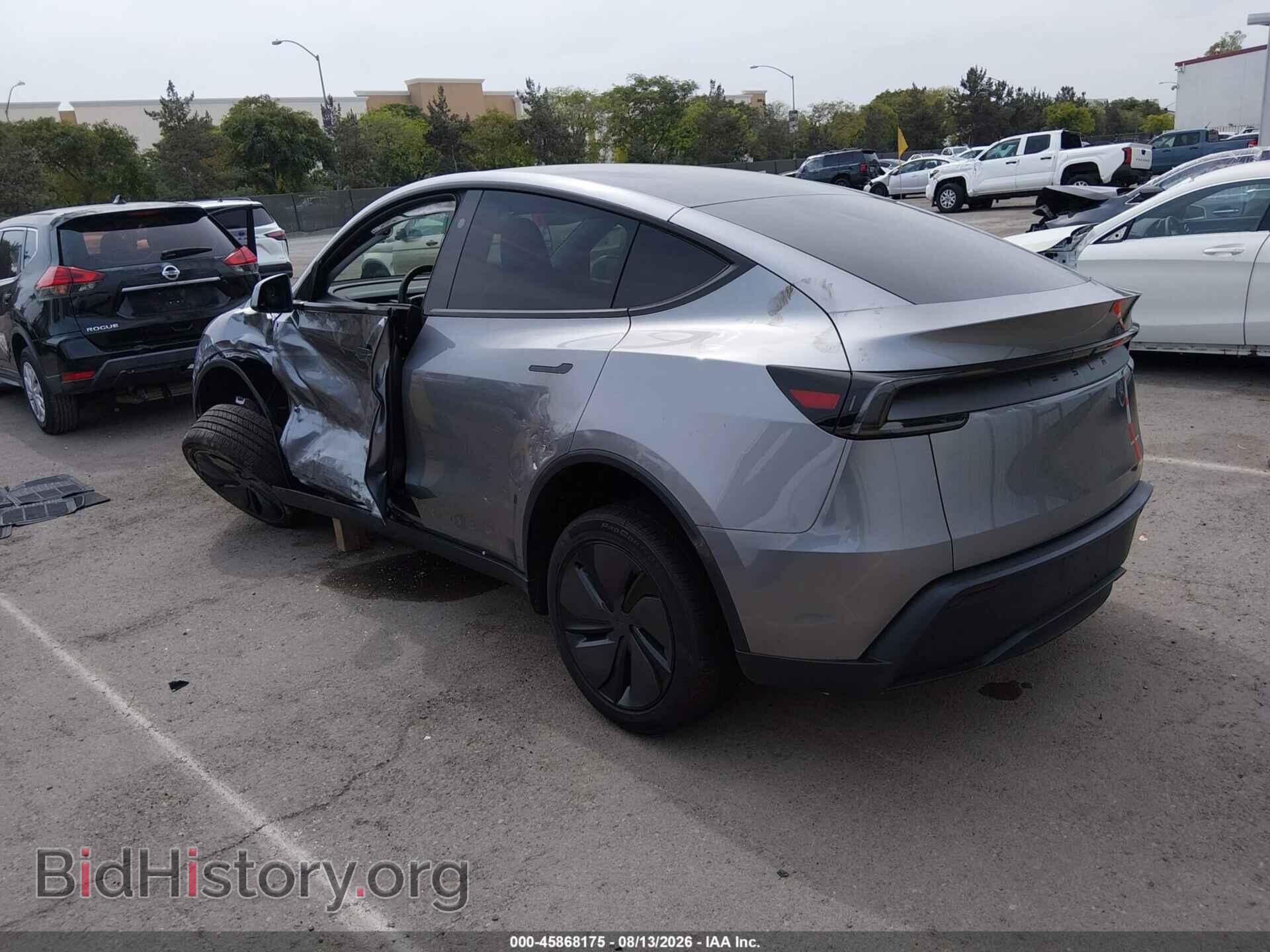 2026 TESLA MODEL Y - VIN: 7SAYGDEE0TF450220 - Photo 3