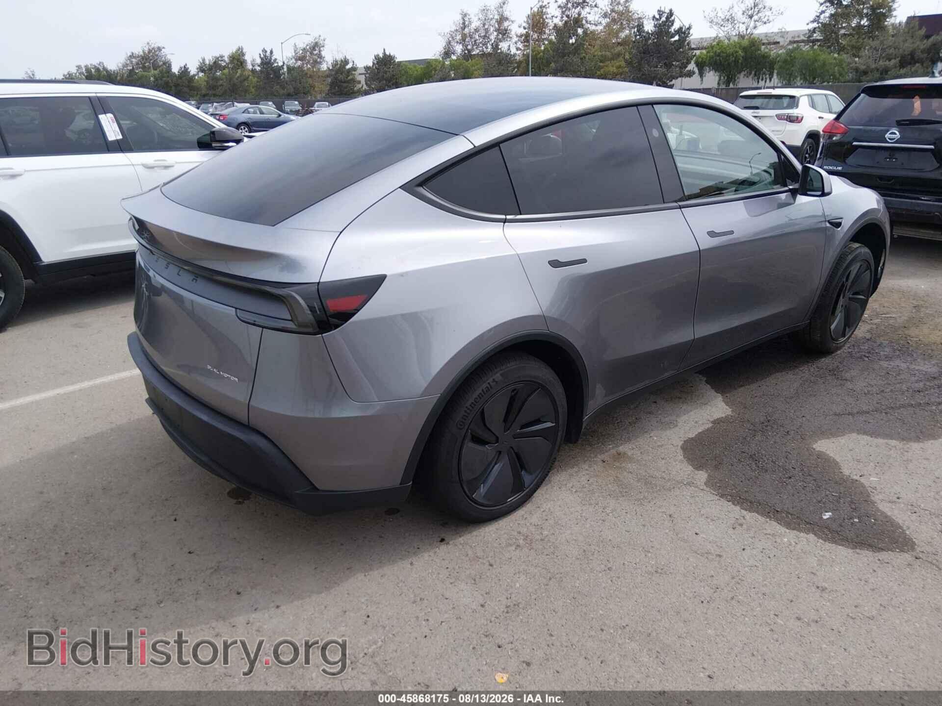 2026 TESLA MODEL Y - VIN: 7SAYGDEE0TF450220 - Photo 4