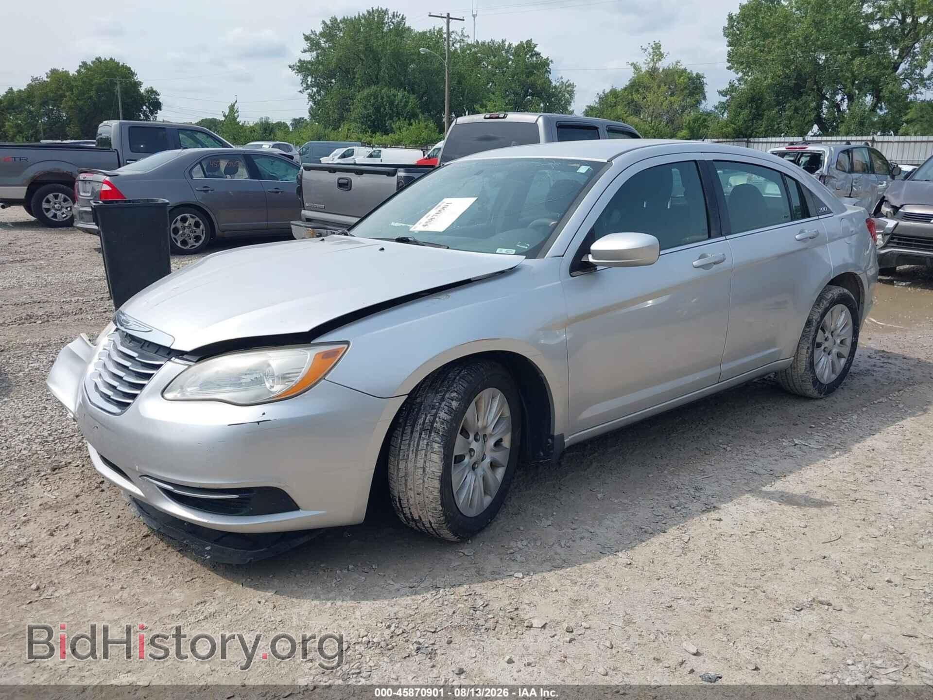 2011 CHRYSLER 200 - VIN: 1C3BC4FB0BN550972 - Photo 2