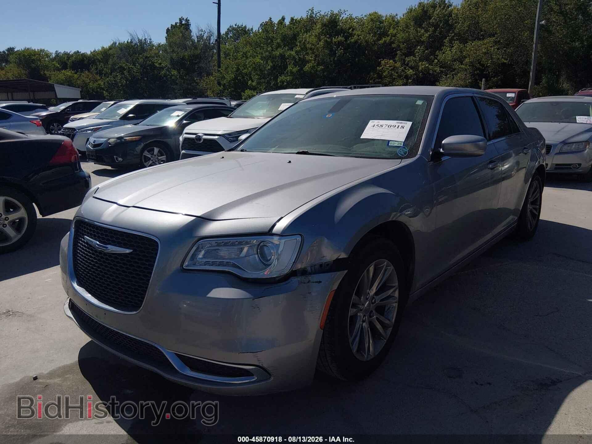 2017 CHRYSLER 300 - VIN: 2C3CCAAG0HH596907 - Фото 2