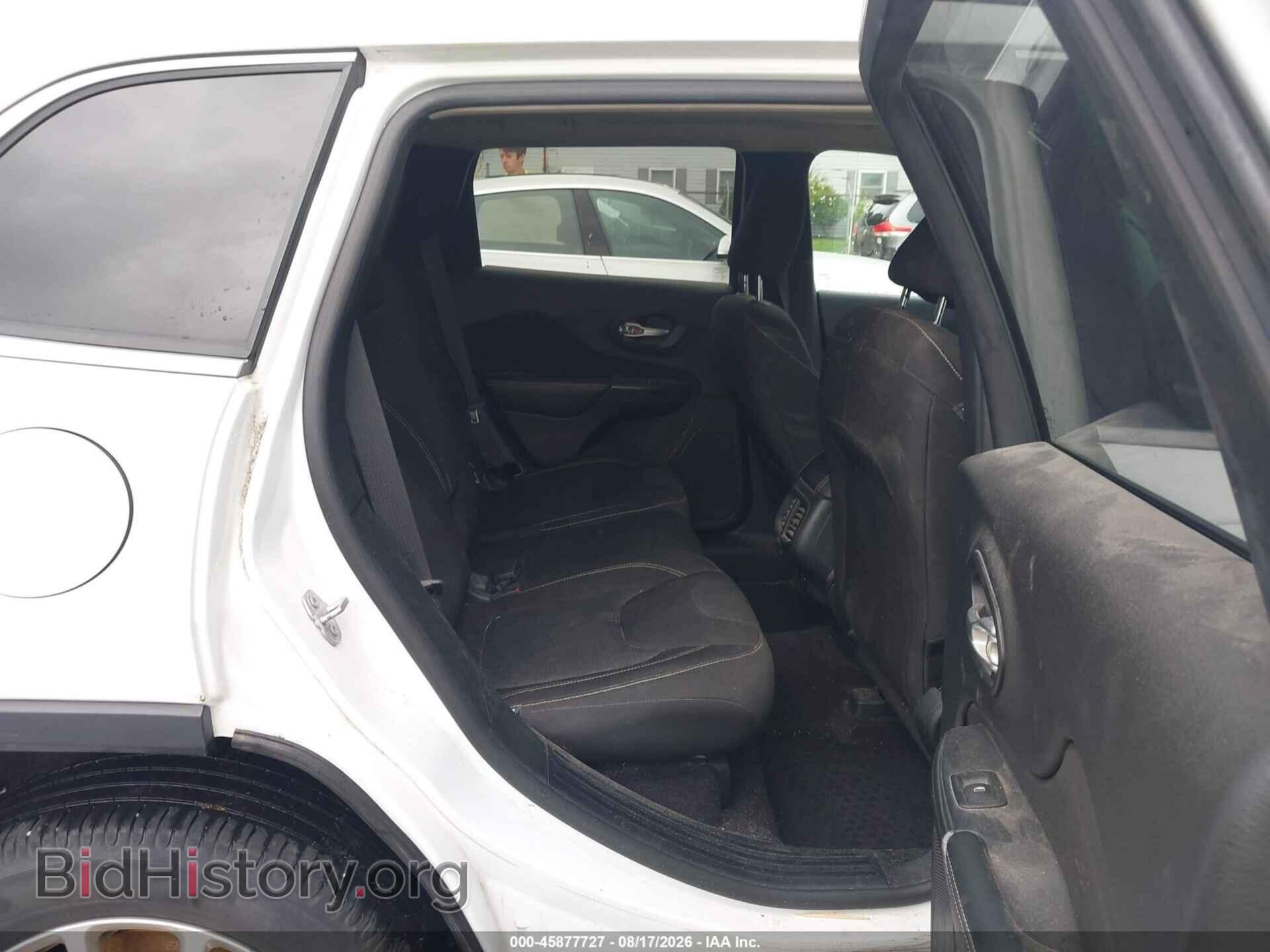 2016 JEEP CHEROKEE - VIN: 1C4PJMCB7GW333075 - Photo 8