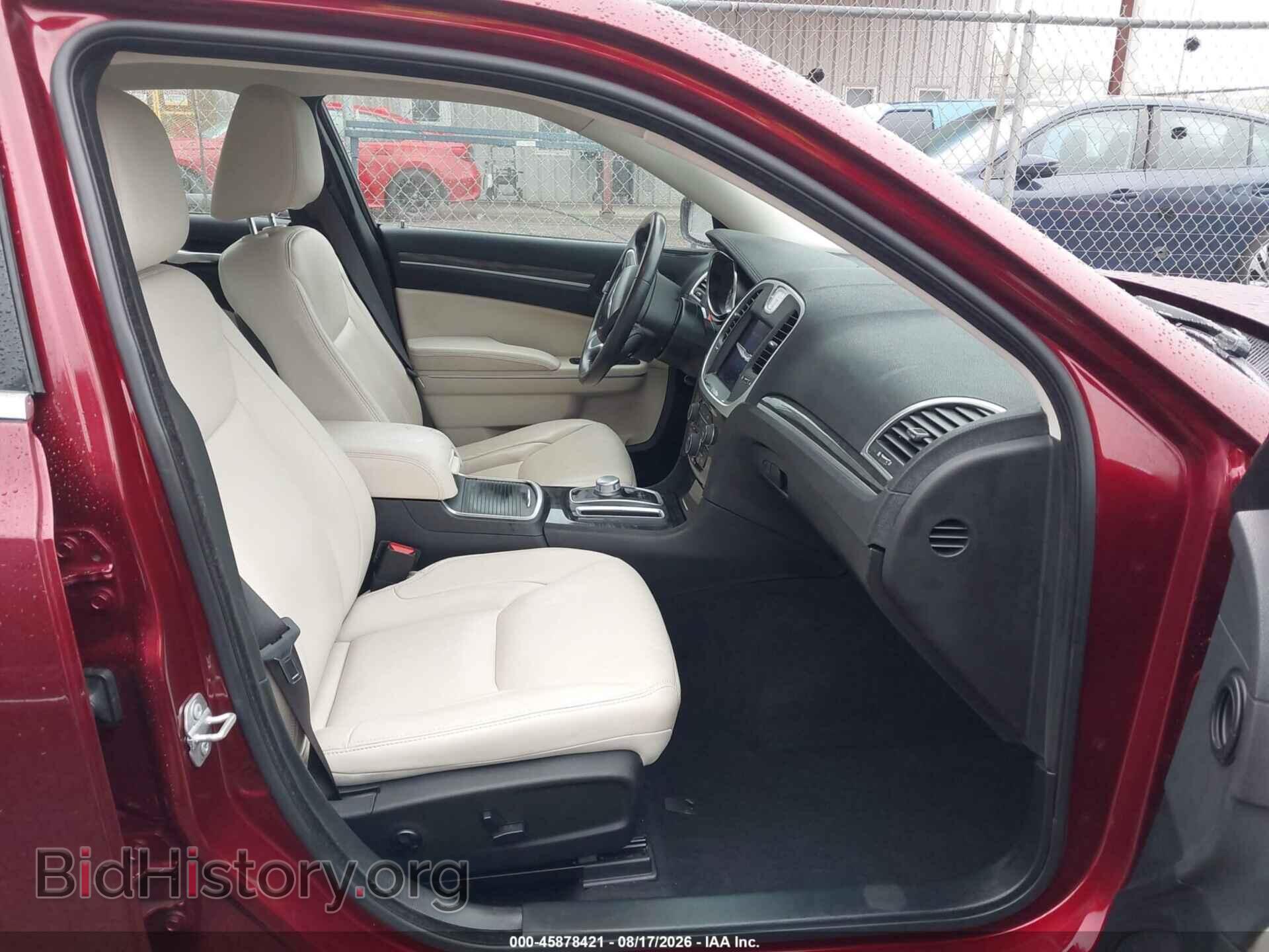 2019 CHRYSLER 300 - VIN: 2C3CCARG5KH704580 - Photo 5