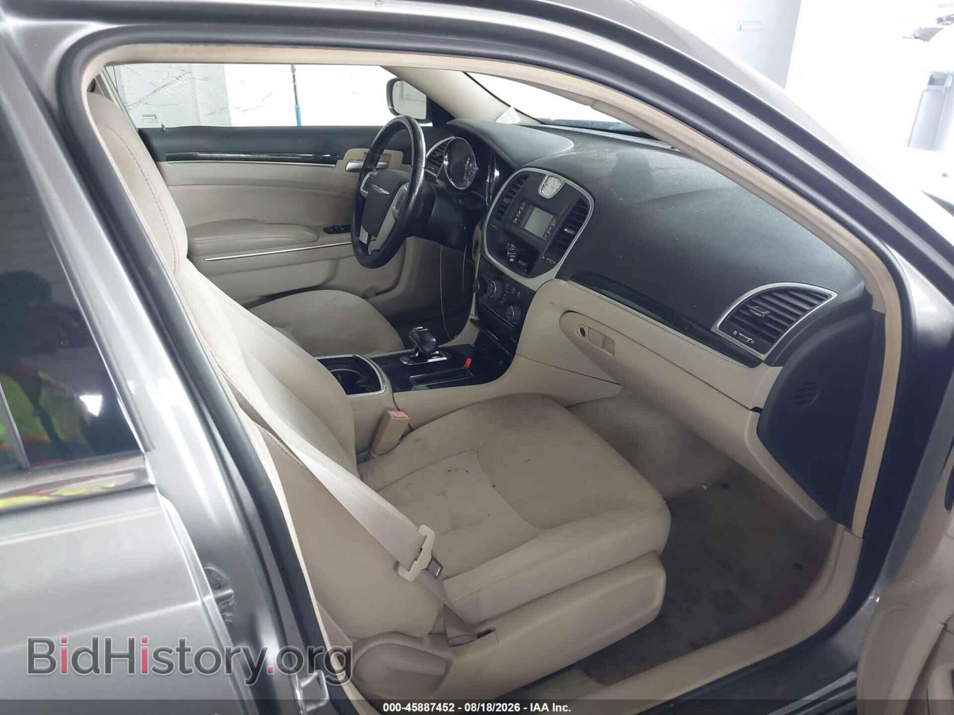 2012 CHRYSLER 300 - VIN: 2C3CCAAG1CH138463 - Photo 5