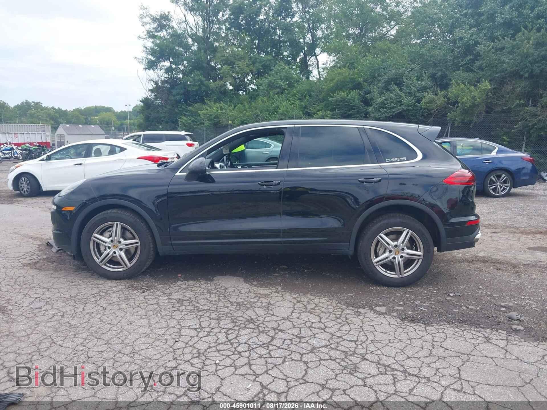 2017 PORSCHE CAYENNE - VIN: WP1AB2A29HLA52195 - Photo 14