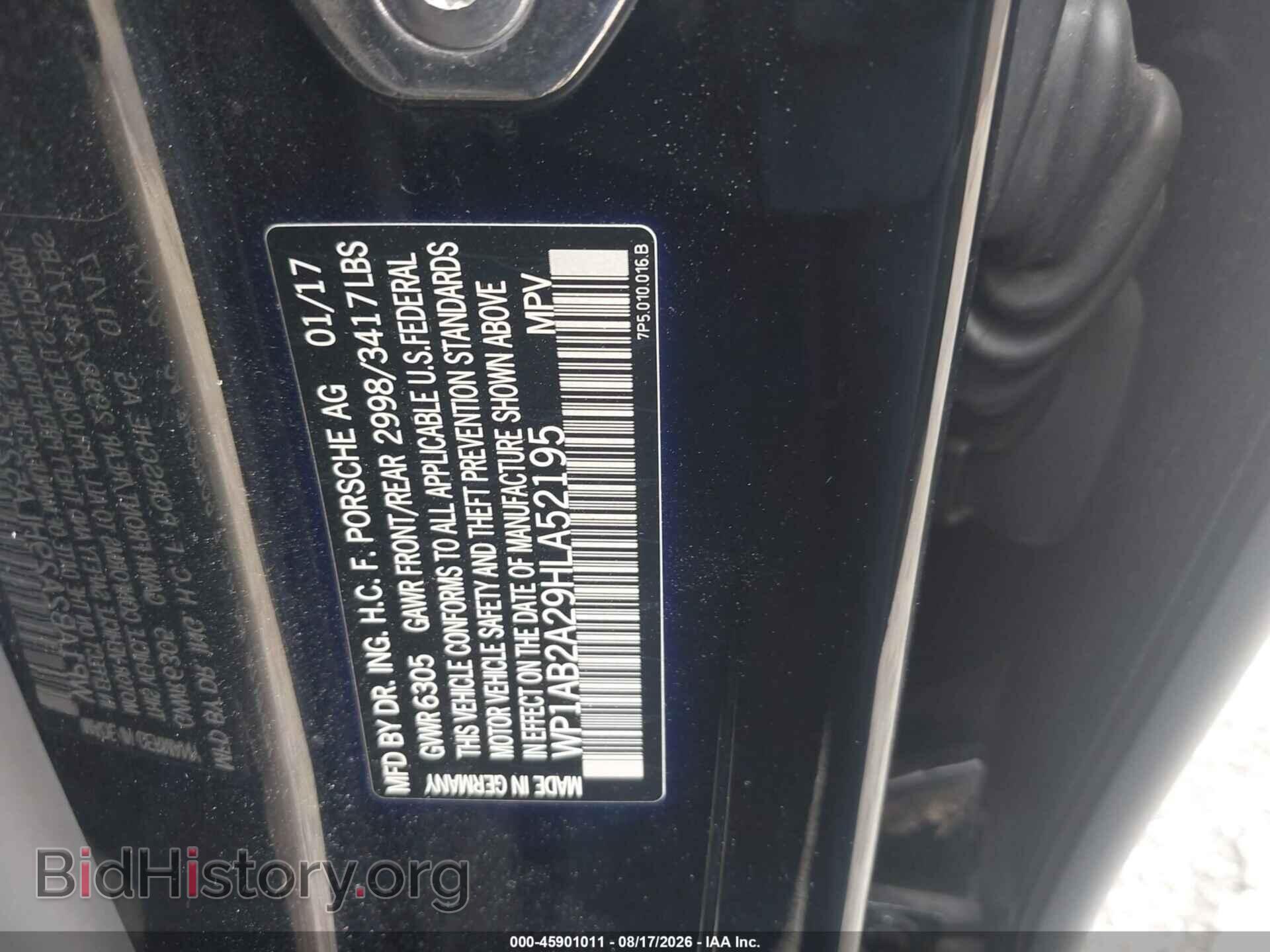 2017 PORSCHE CAYENNE - VIN: WP1AB2A29HLA52195 - Photo 9