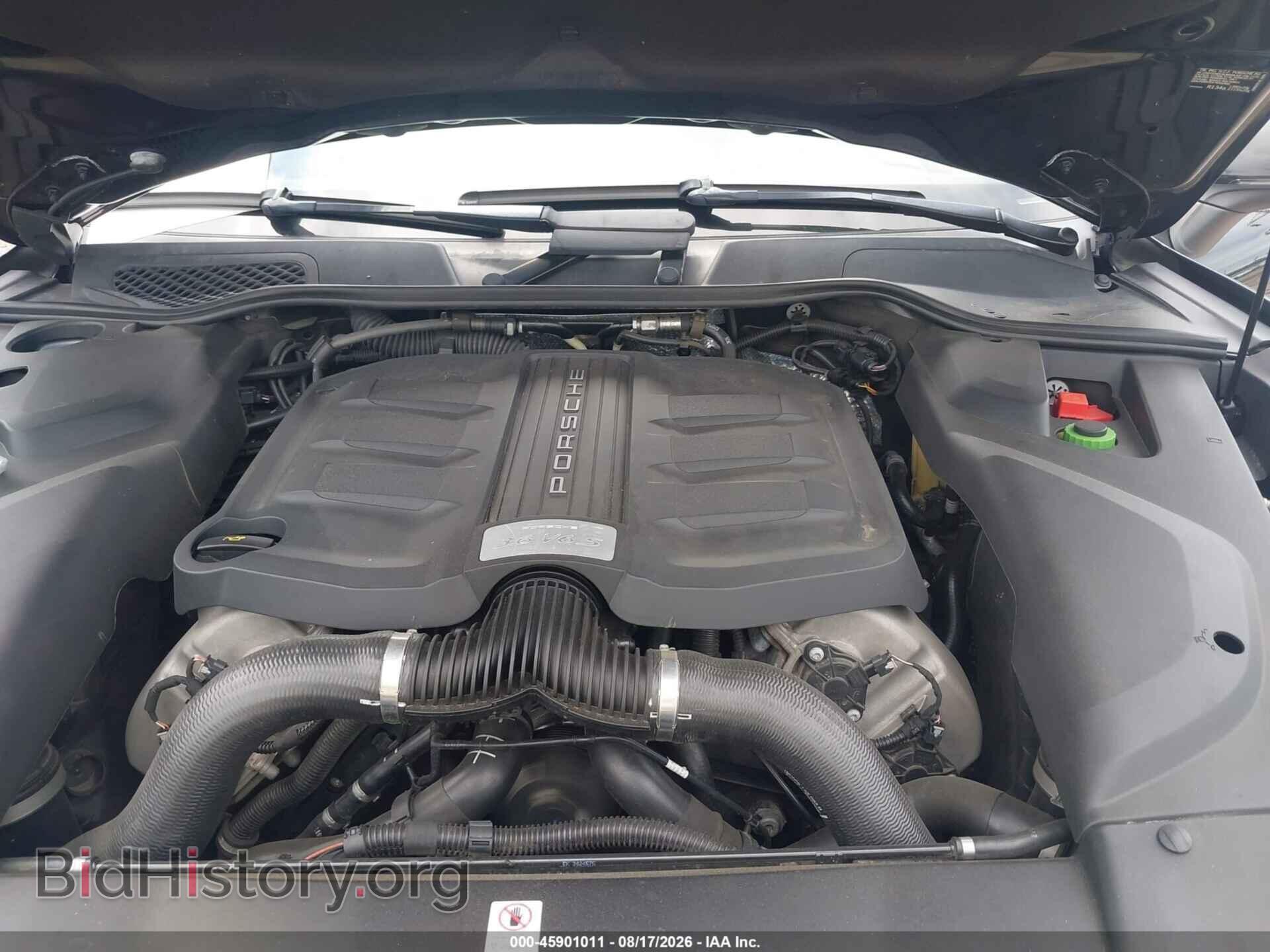 2017 PORSCHE CAYENNE - VIN: WP1AB2A29HLA52195 - Photo 10