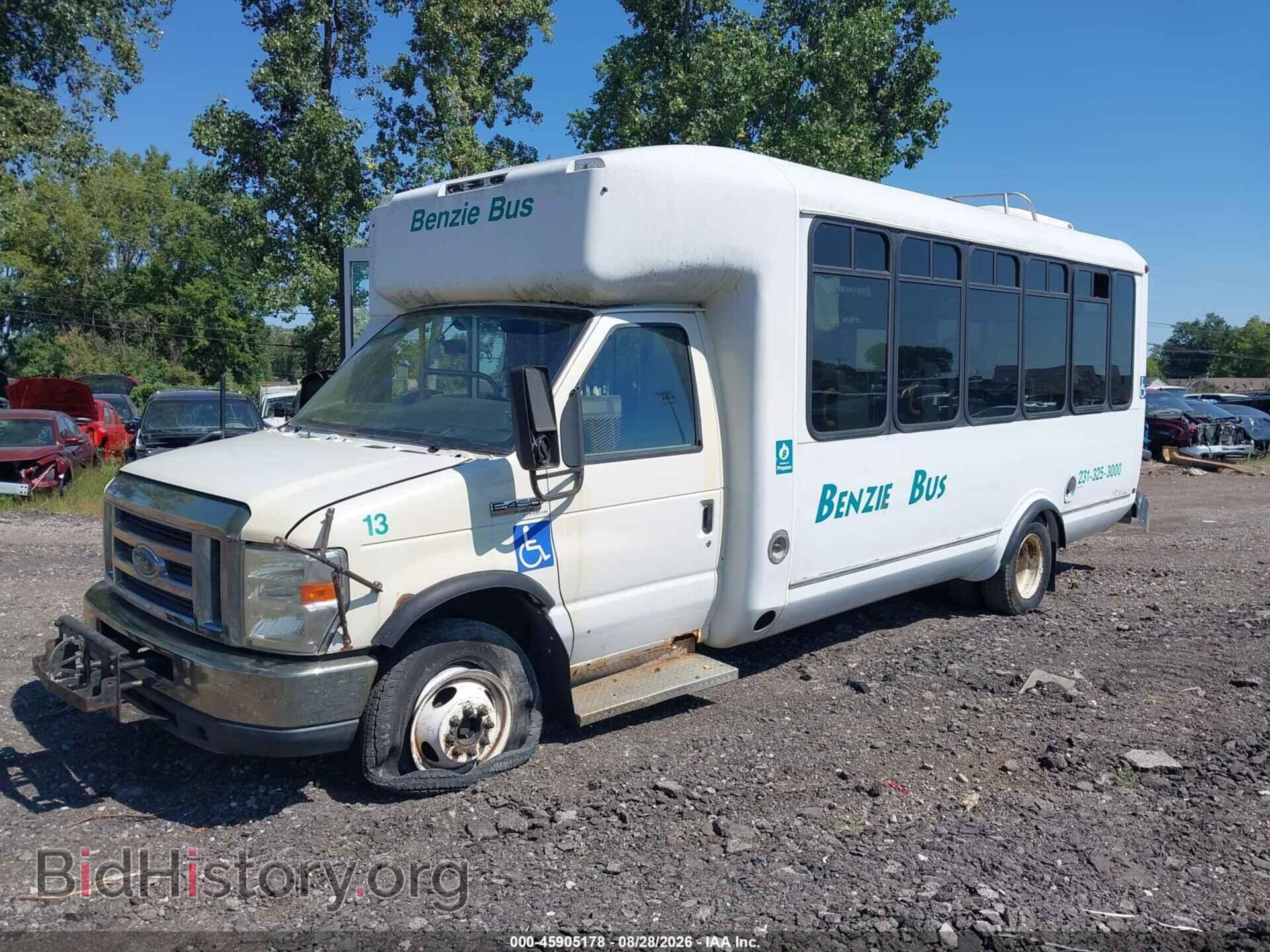 2011 FORD E-450 CUTAWAY - VIN: 1FDFE4FS1BDA63188 - Photo 2