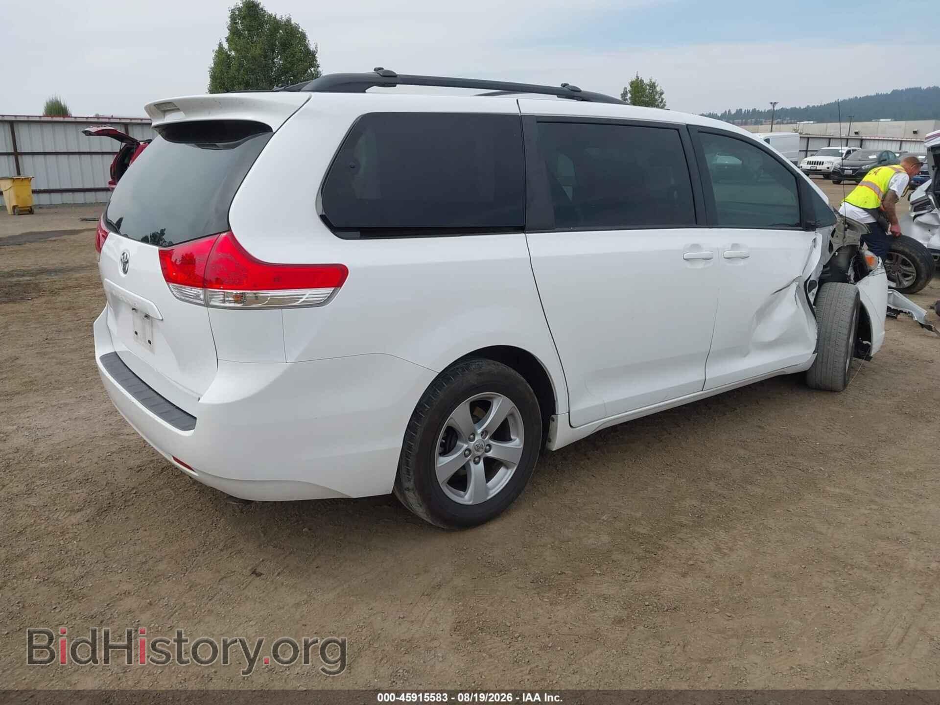 2012 TOYOTA SIENNA - VIN: 5TDKK3DC3CS215821 - Фото 4