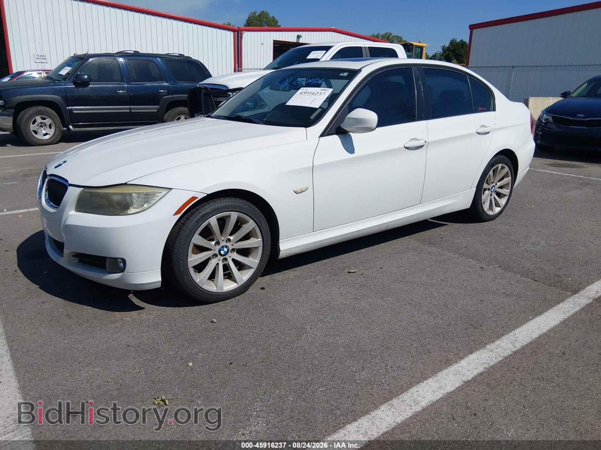 2011 BMW 328I - VIN: WBAPH7C51BE677097 - Photo 2
