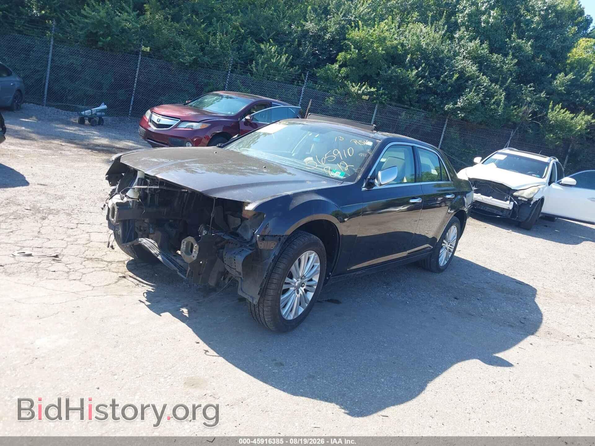 2013 CHRYSLER 300C - VIN: 2C3CCAST2DH565910 - Photo 2