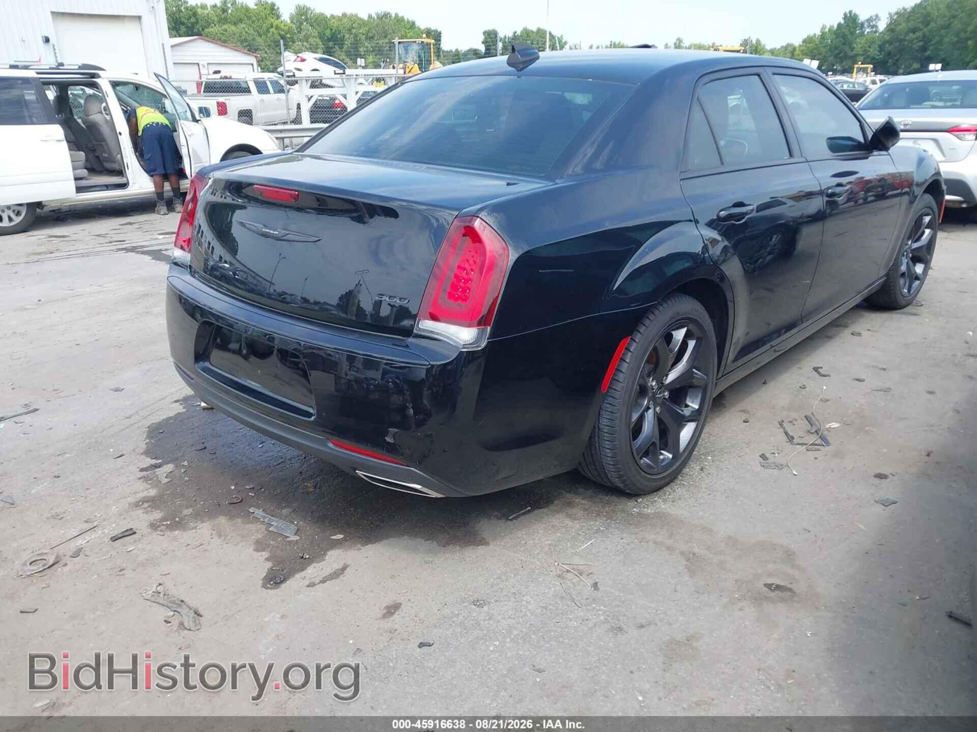 2023 CHRYSLER 300 - VIN: 2C3CCAAG8PH707637 - Photo 4