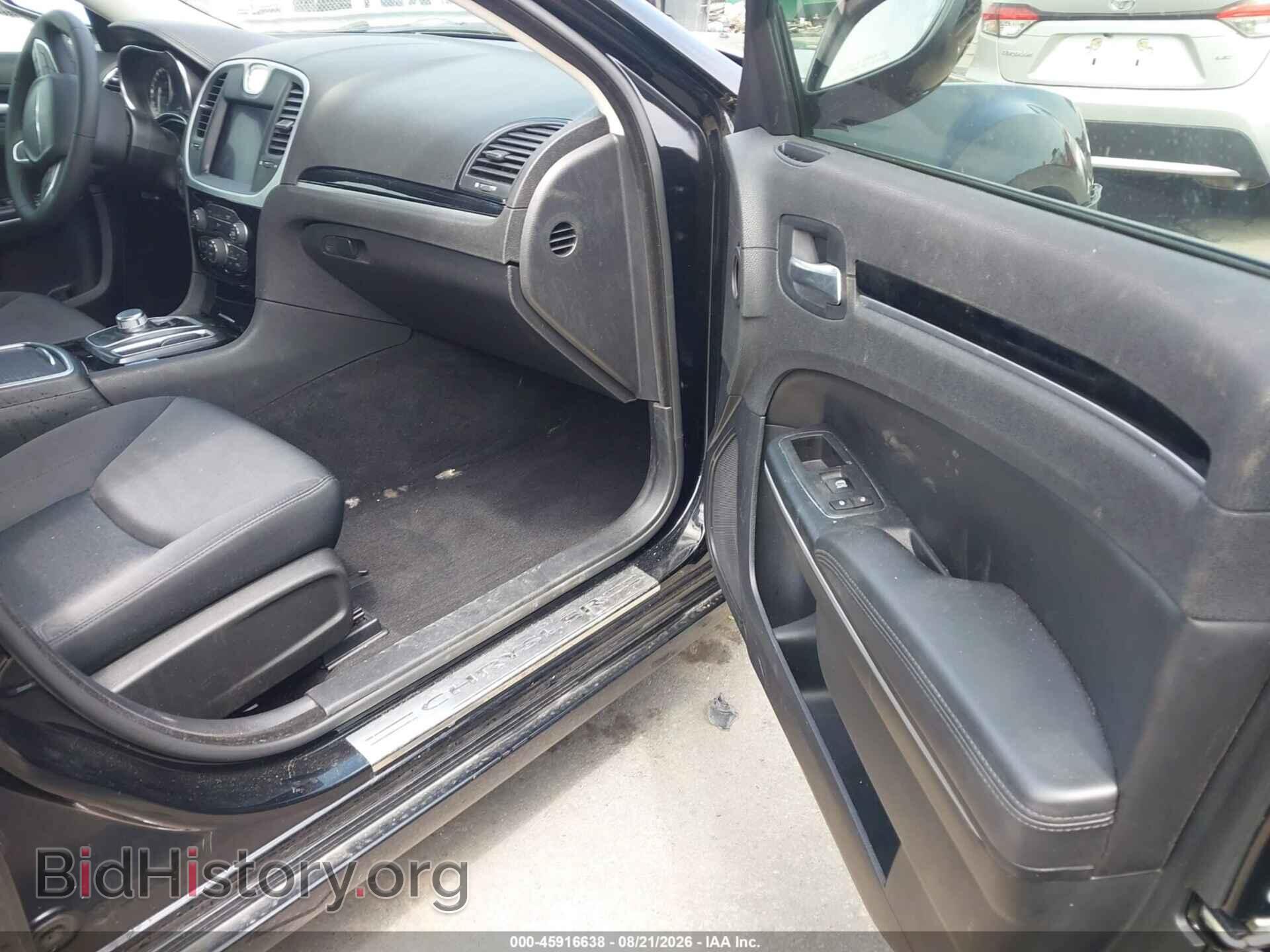 2023 CHRYSLER 300 - VIN: 2C3CCAAG8PH707637 - Photo 5