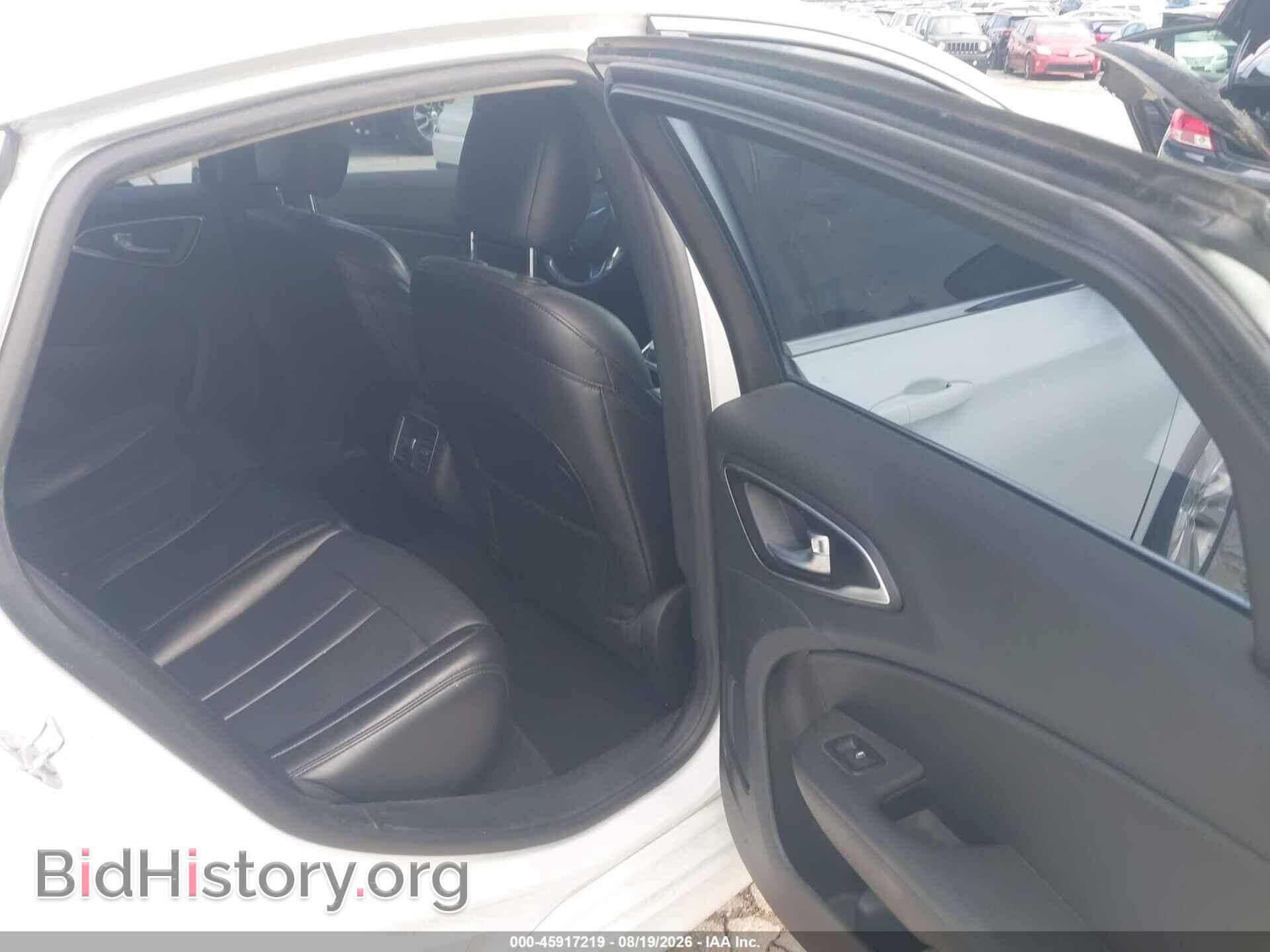 2017 CHRYSLER 200 - VIN: 1C3CCCAB0HN512110 - Photo 8