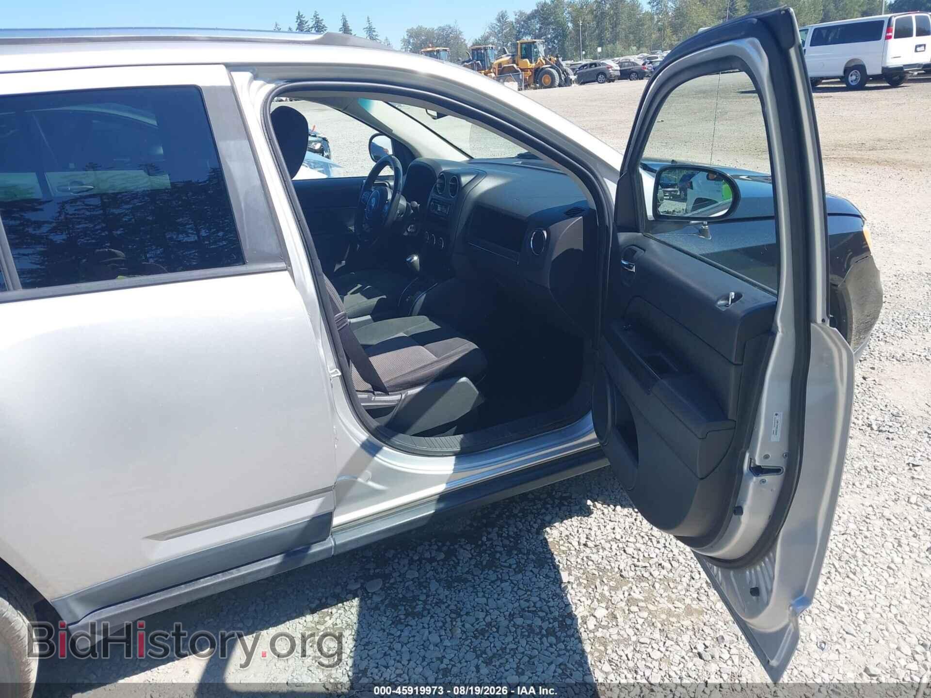 2011 JEEP COMPASS - VIN: 1J4NF1FB8BD266620 - Photo 5