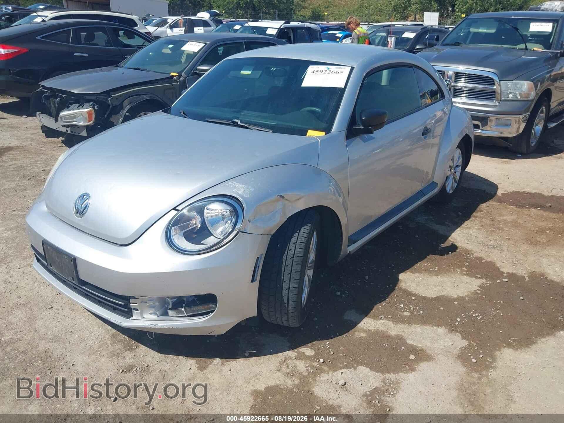 2013 VOLKSWAGEN BEETLE - VIN: 3VWFP7AT3DM631512 - Фото 2