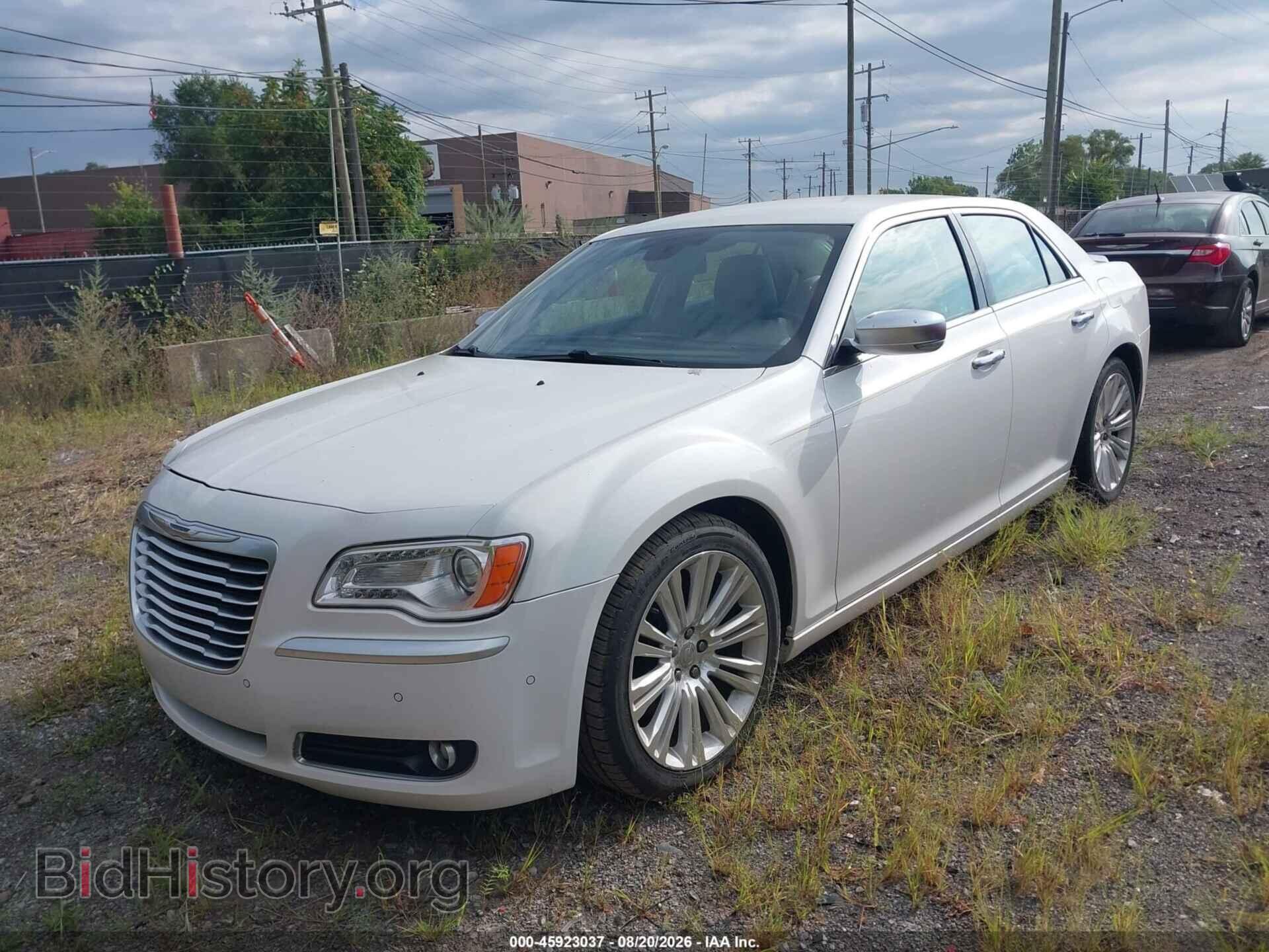2012 CHRYSLER 300C - VIN: 2C3CCAPT0CH238073 - Фото 2