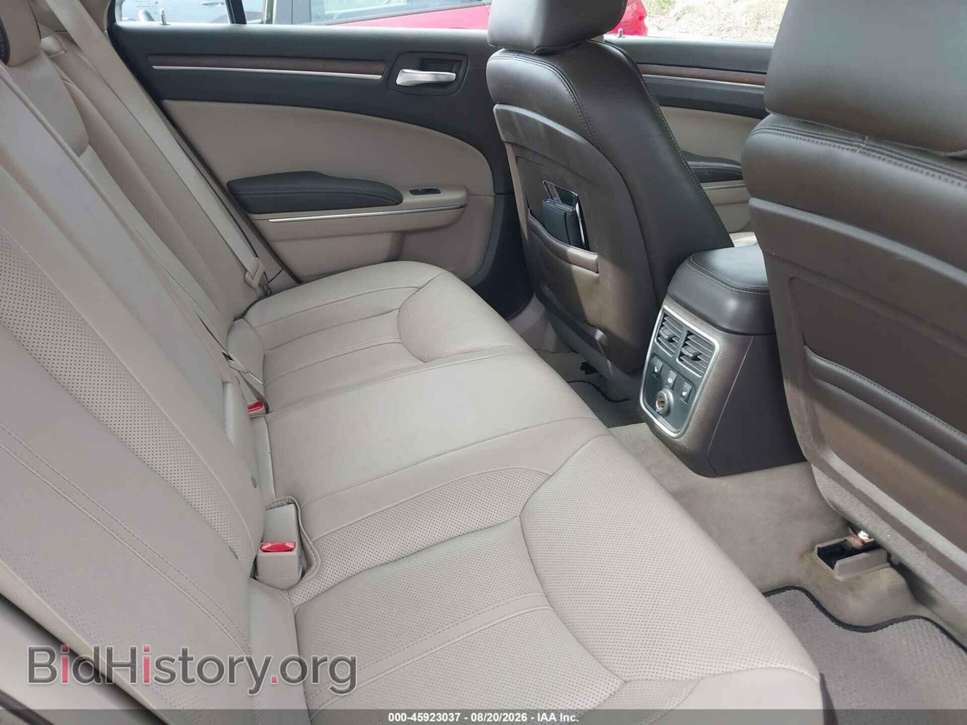 2012 CHRYSLER 300C - VIN: 2C3CCAPT0CH238073 - Фото 8