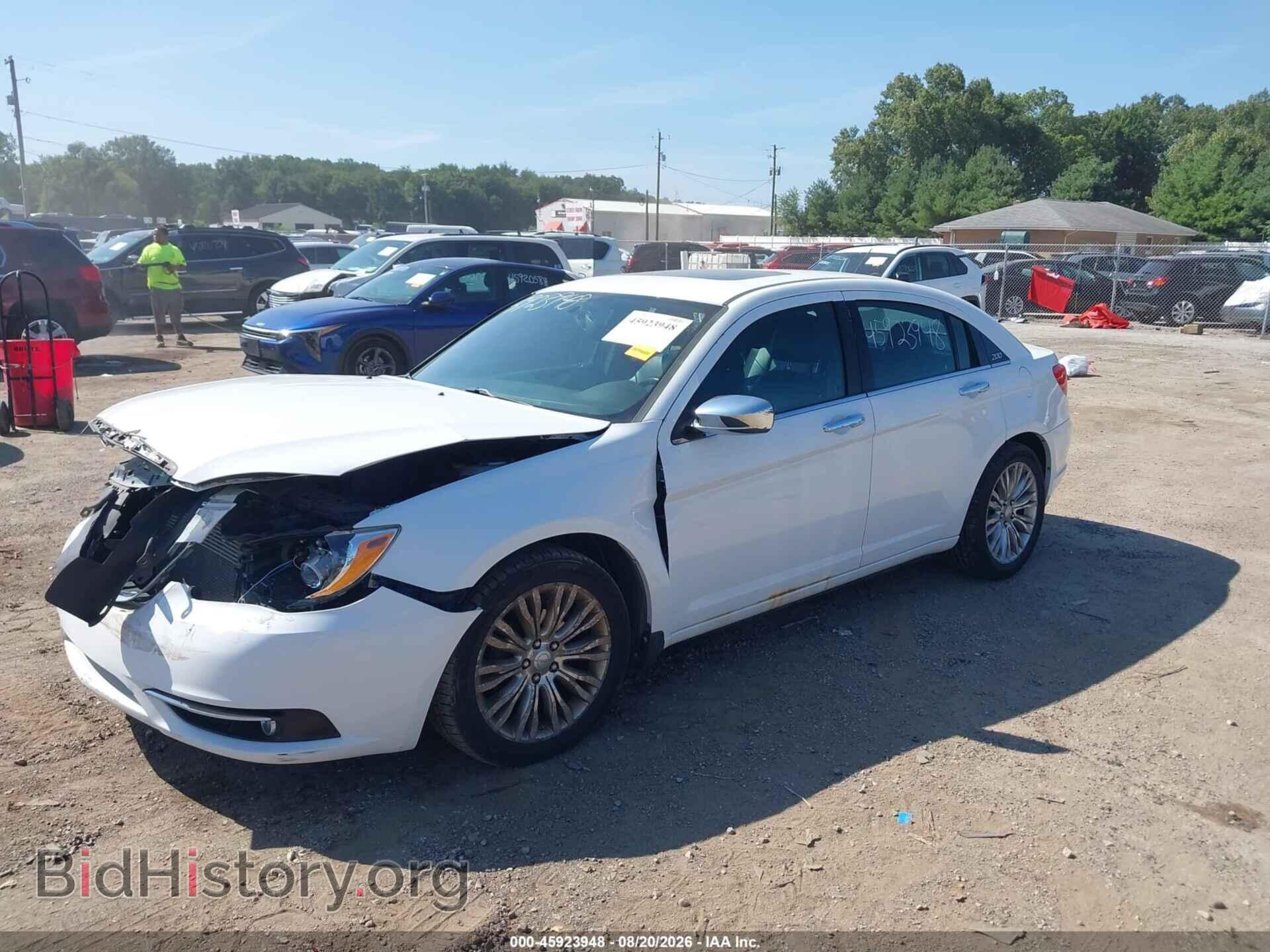 2013 CHRYSLER 200 - VIN: 1C3CCBCG9DN598238 - Photo 2