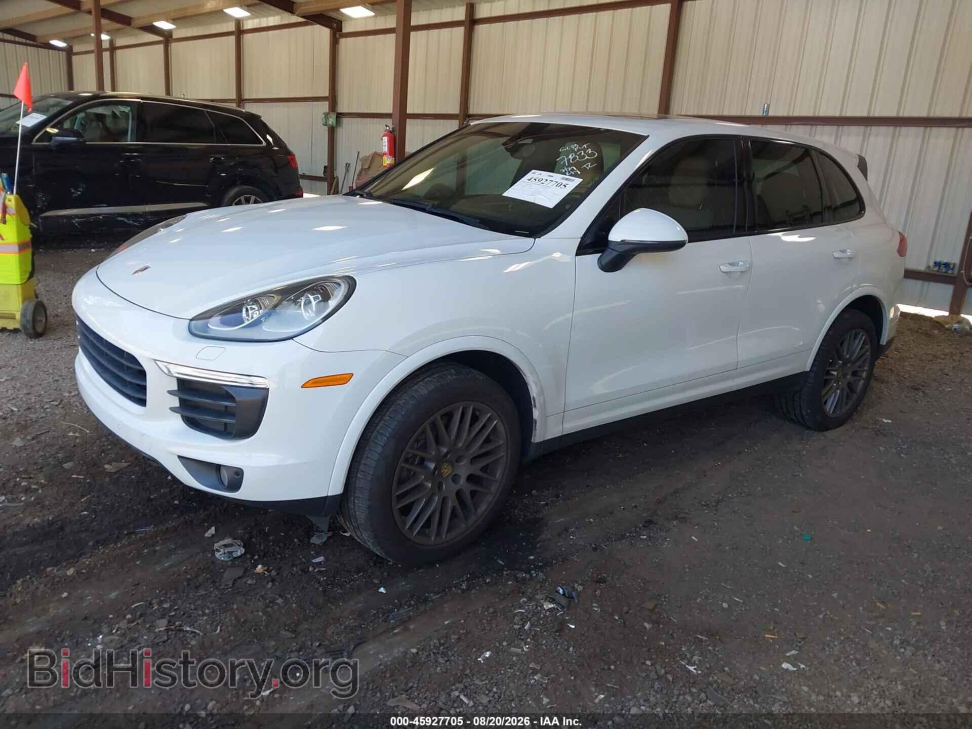2017 PORSCHE CAYENNE - VIN: WP1AA2A22HKA87833 - Photo 2