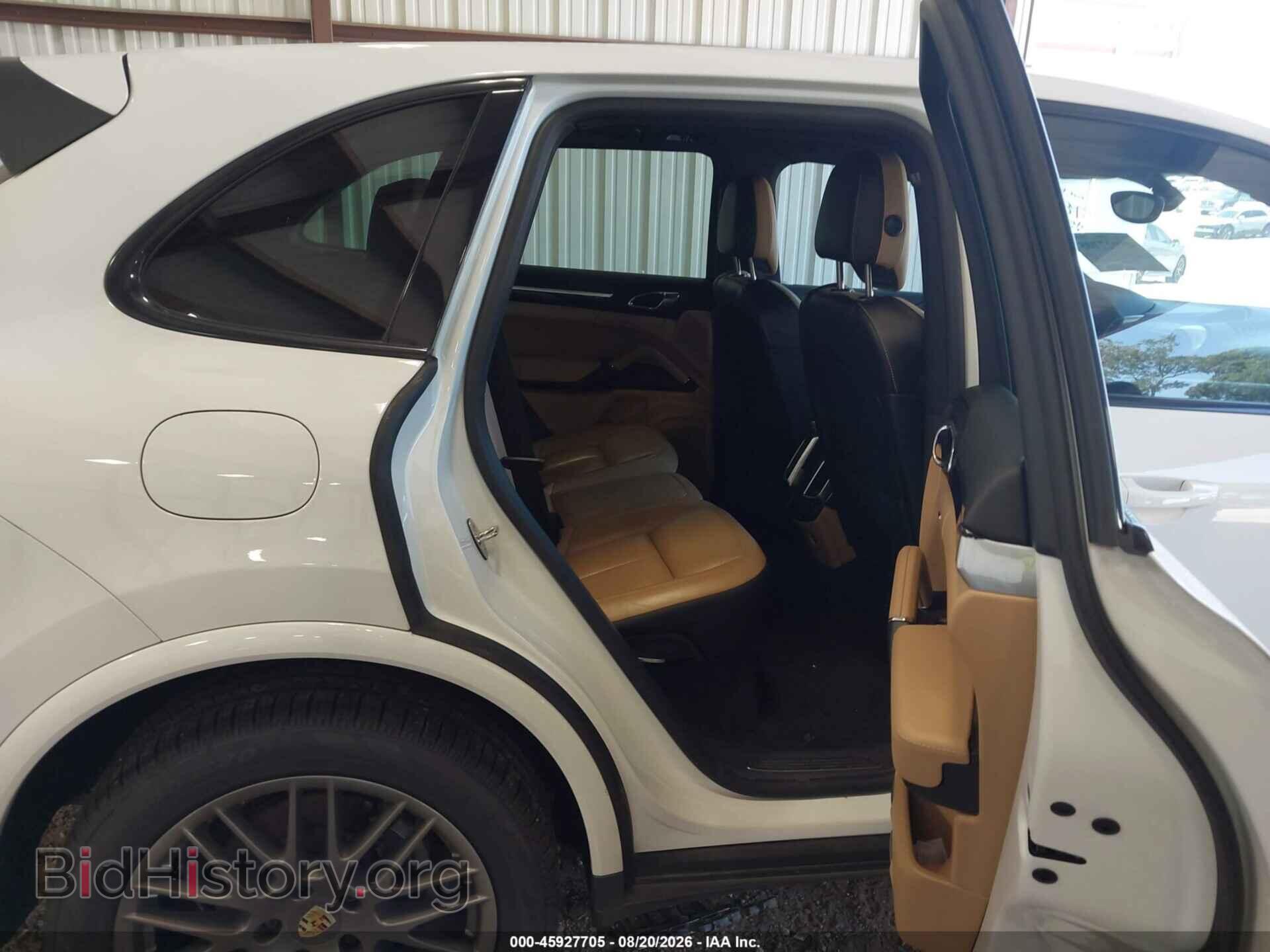 2017 PORSCHE CAYENNE - VIN: WP1AA2A22HKA87833 - Photo 8