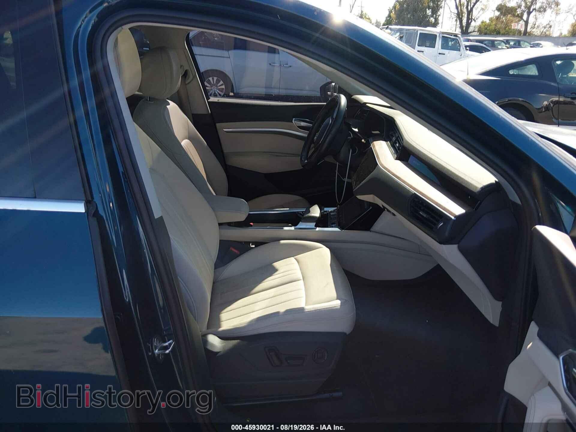 2019 AUDI E-TRON - VIN: WA1LAAGE2KB021175 - Photo 5