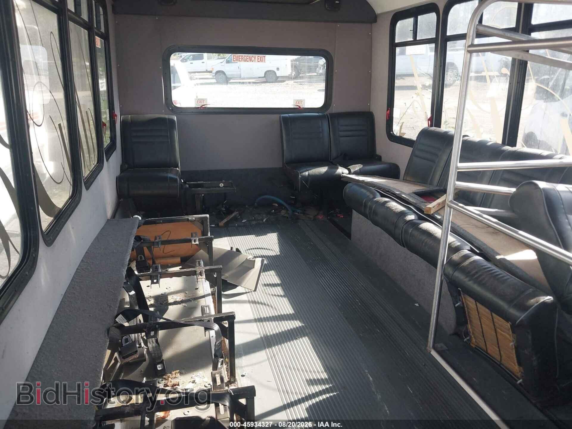 2011 FORD E-350 CUTAWAY - VIN: 1FDEE3FS1BDA14871 - Фото 13
