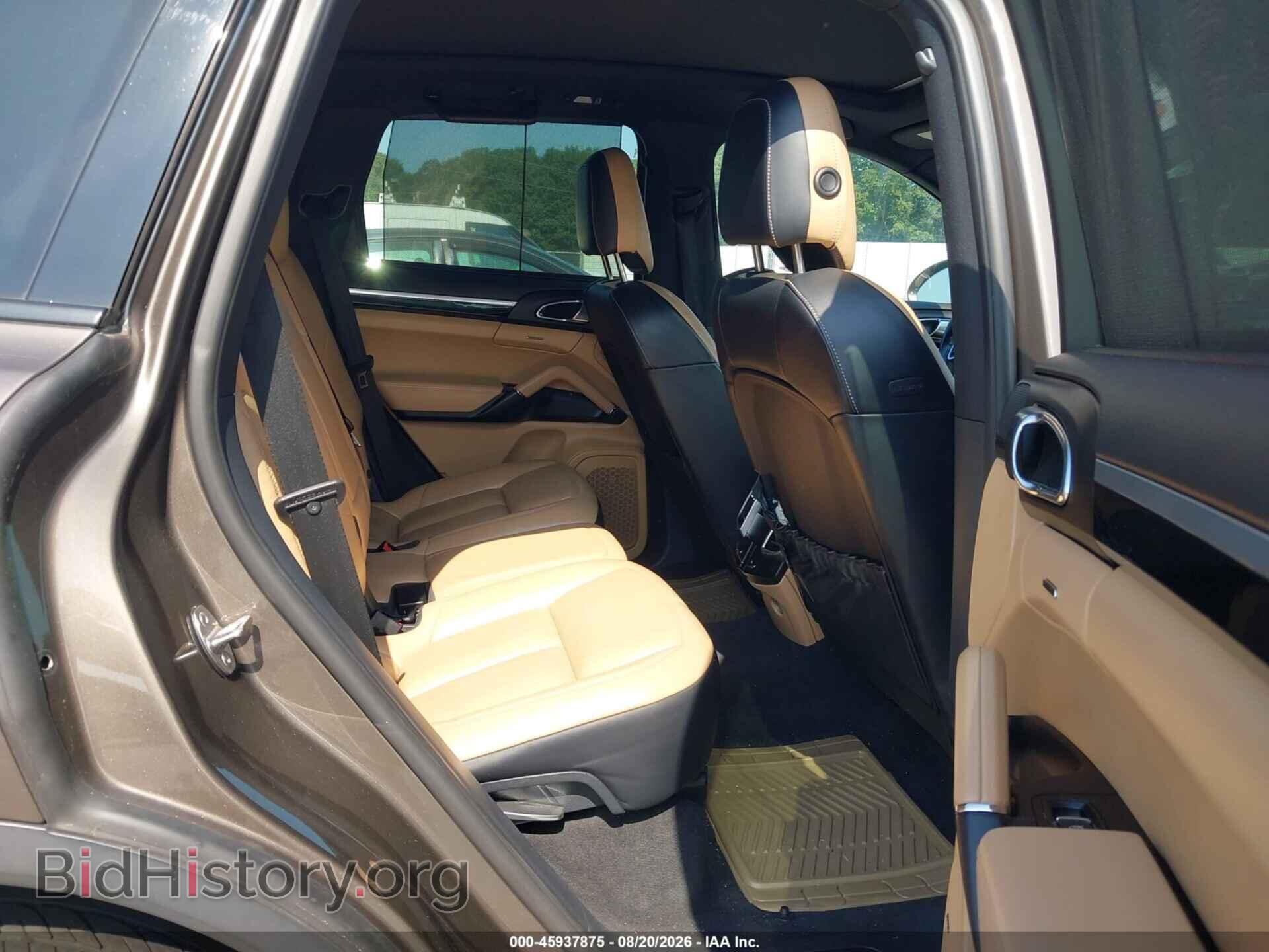 2016 PORSCHE CAYENNE - VIN: WP1AA2A27GKA15962 - Photo 8