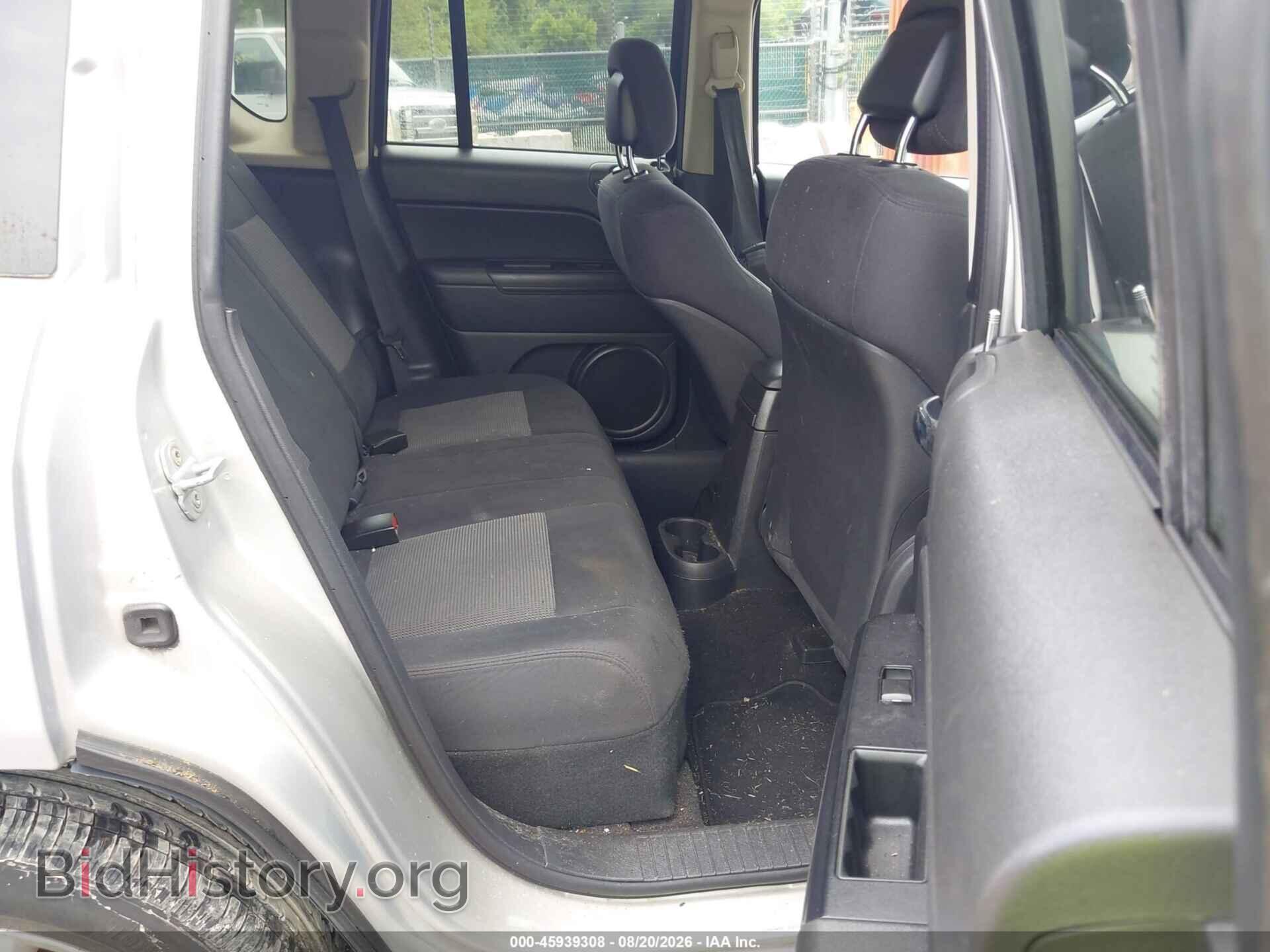 2011 JEEP COMPASS - VIN: 1J4NT1FA1BD246547 - Photo 8