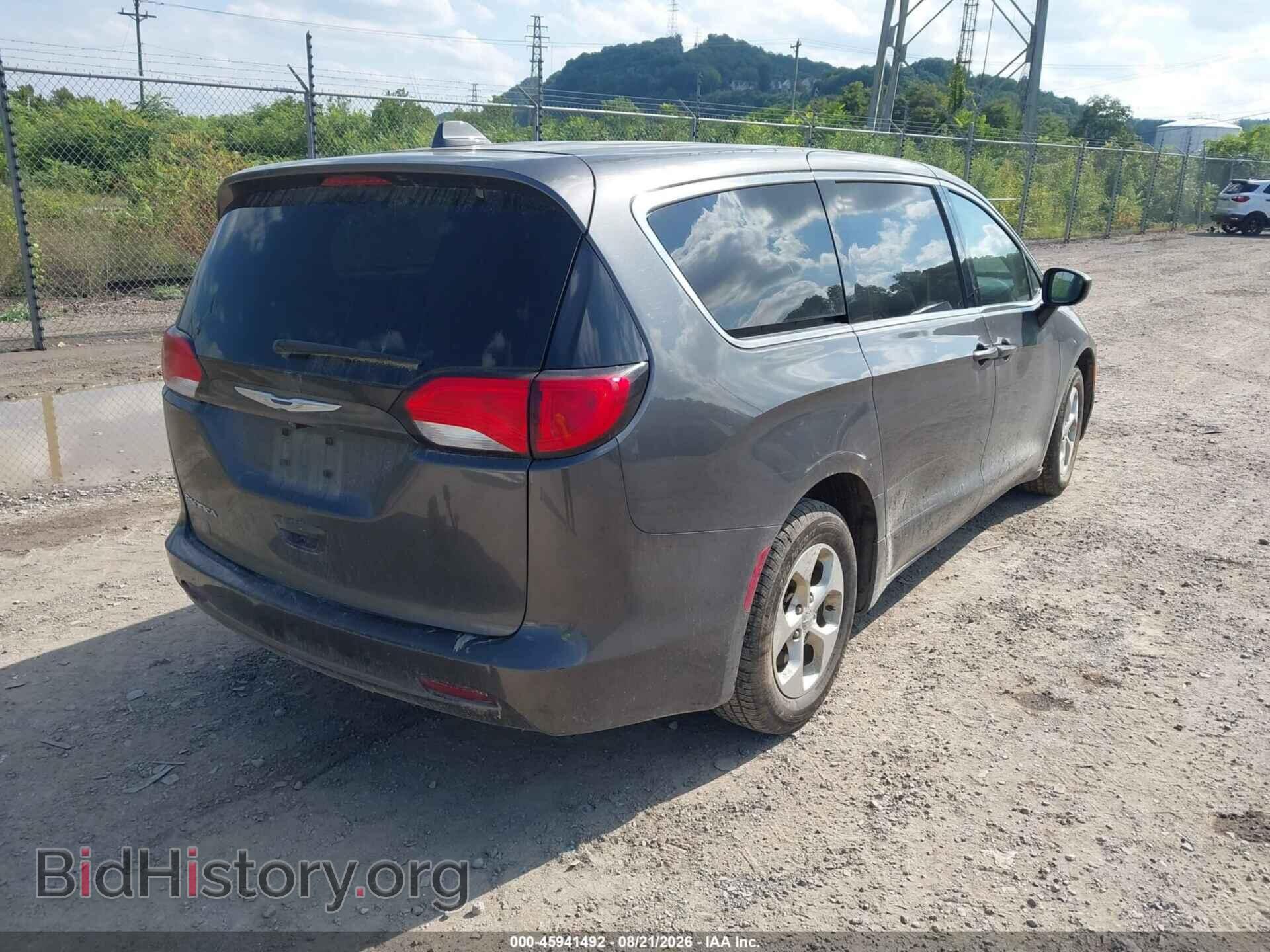 2017 CHRYSLER PACIFICA - VIN: 2C4RC1CG7HR854854 - Photo 4