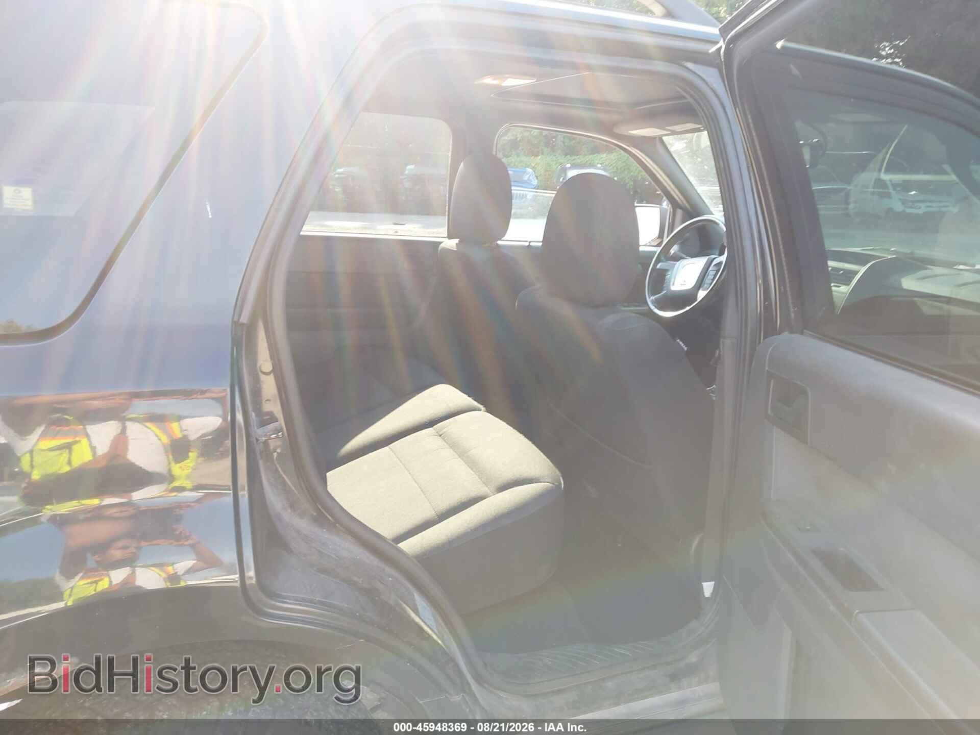 2011 FORD ESCAPE - VIN: 1FMCU9D76BKA62003 - Photo 8