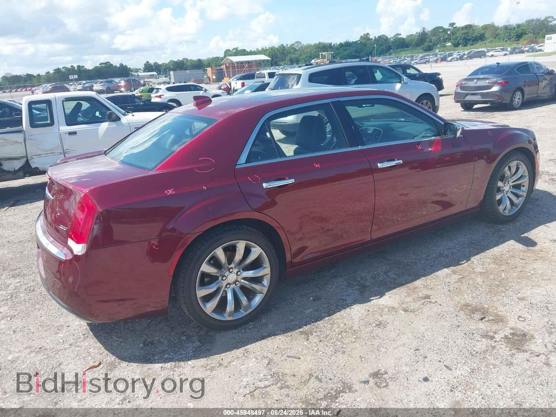 2019 CHRYSLER 300 - VIN: 2C3CCAEG2KH631268 - Photo 4